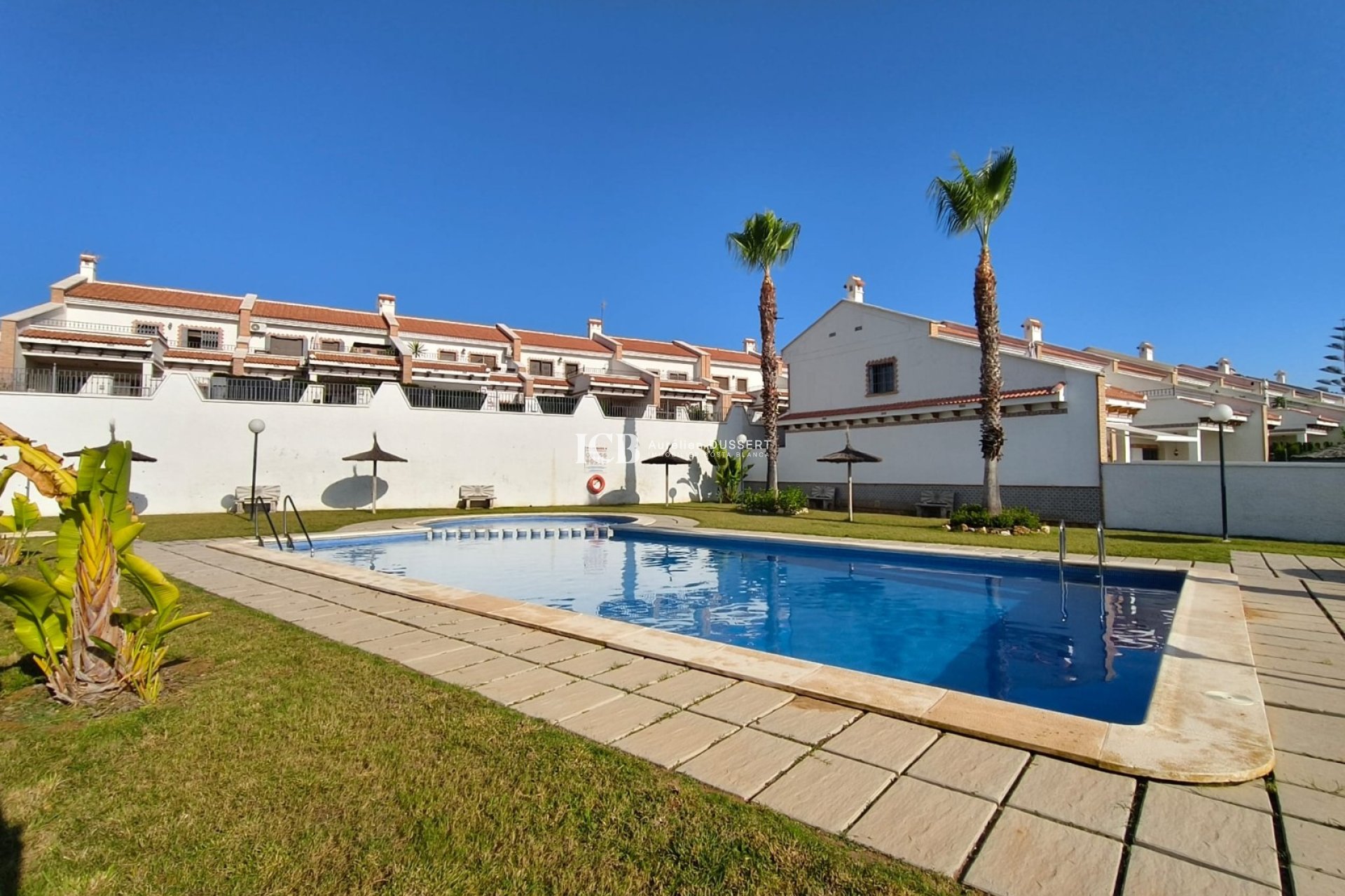 Resale - Townhouse -
San Miguel de Salinas