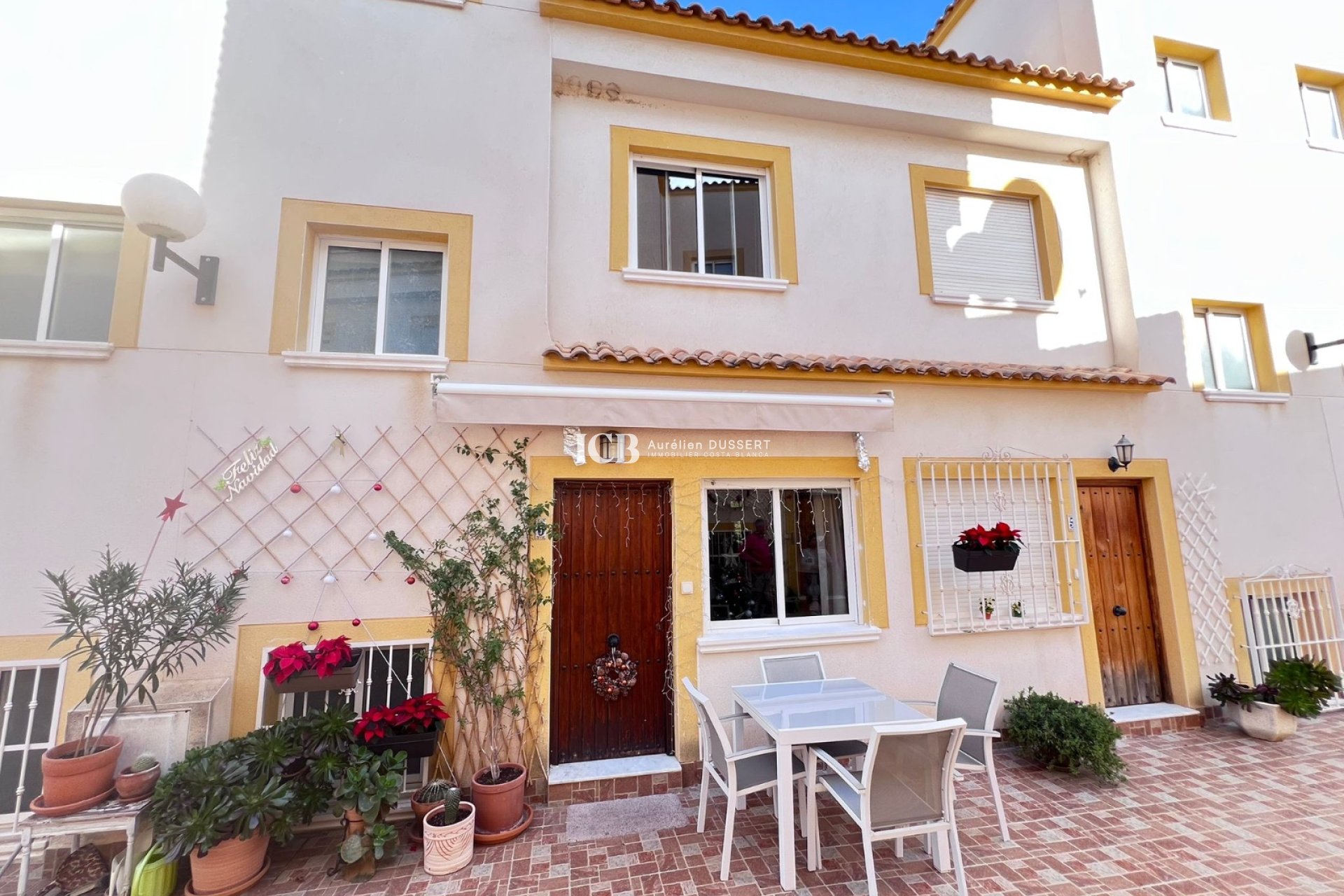 Resale - Townhouse -
Torremendo