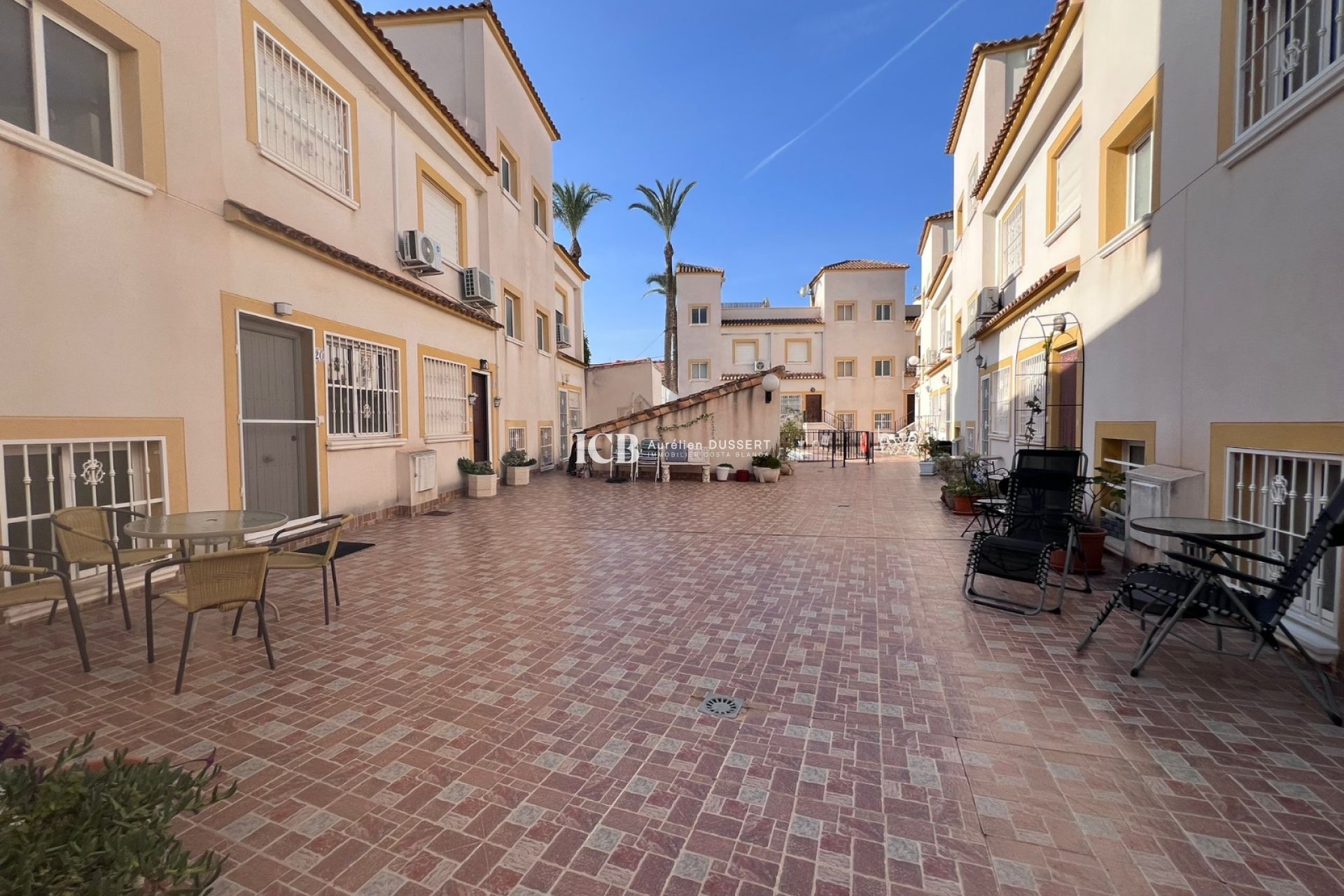 Resale - Townhouse -
Torremendo