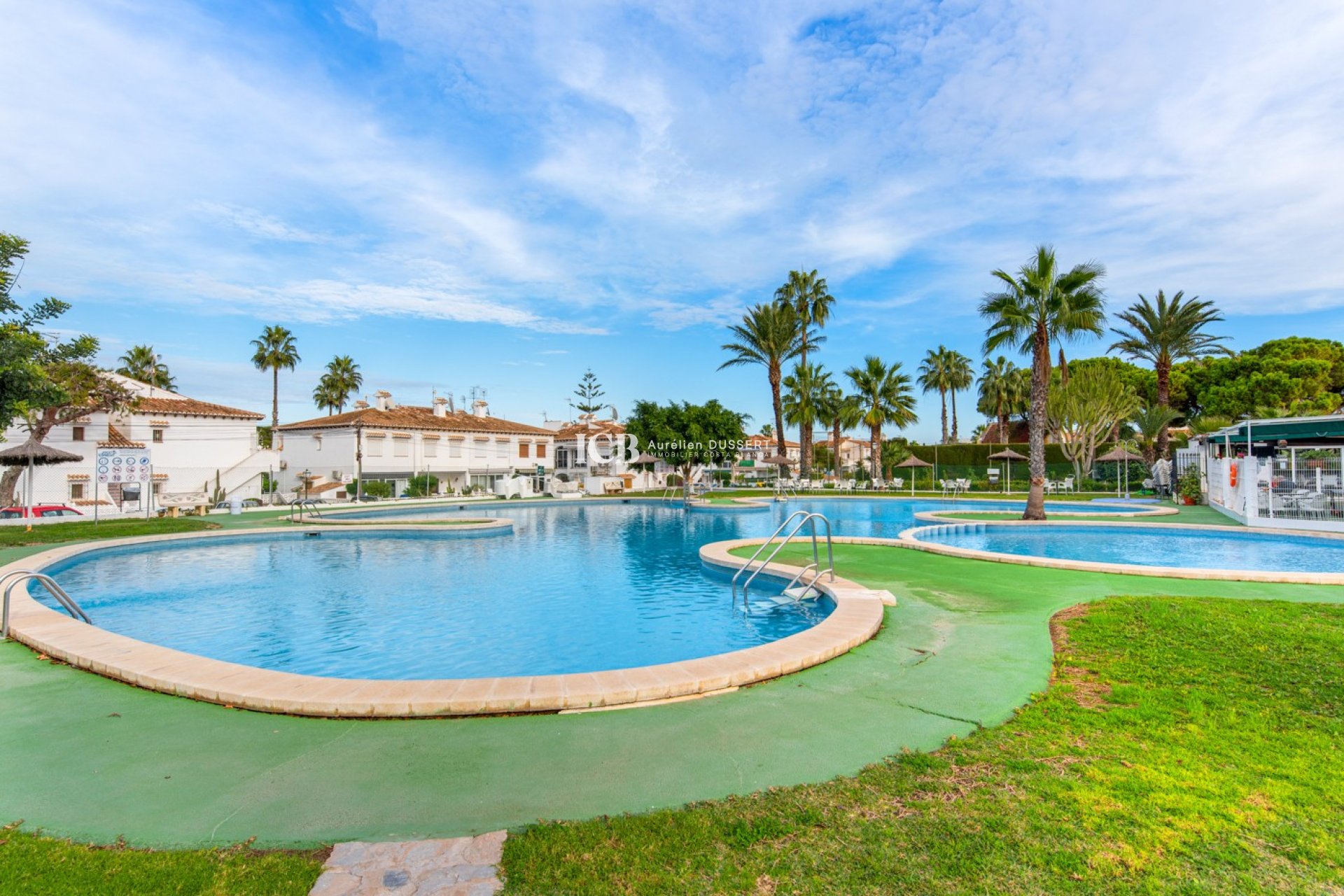 Resale - Townhouse -
Torrevieja - Lago jardin