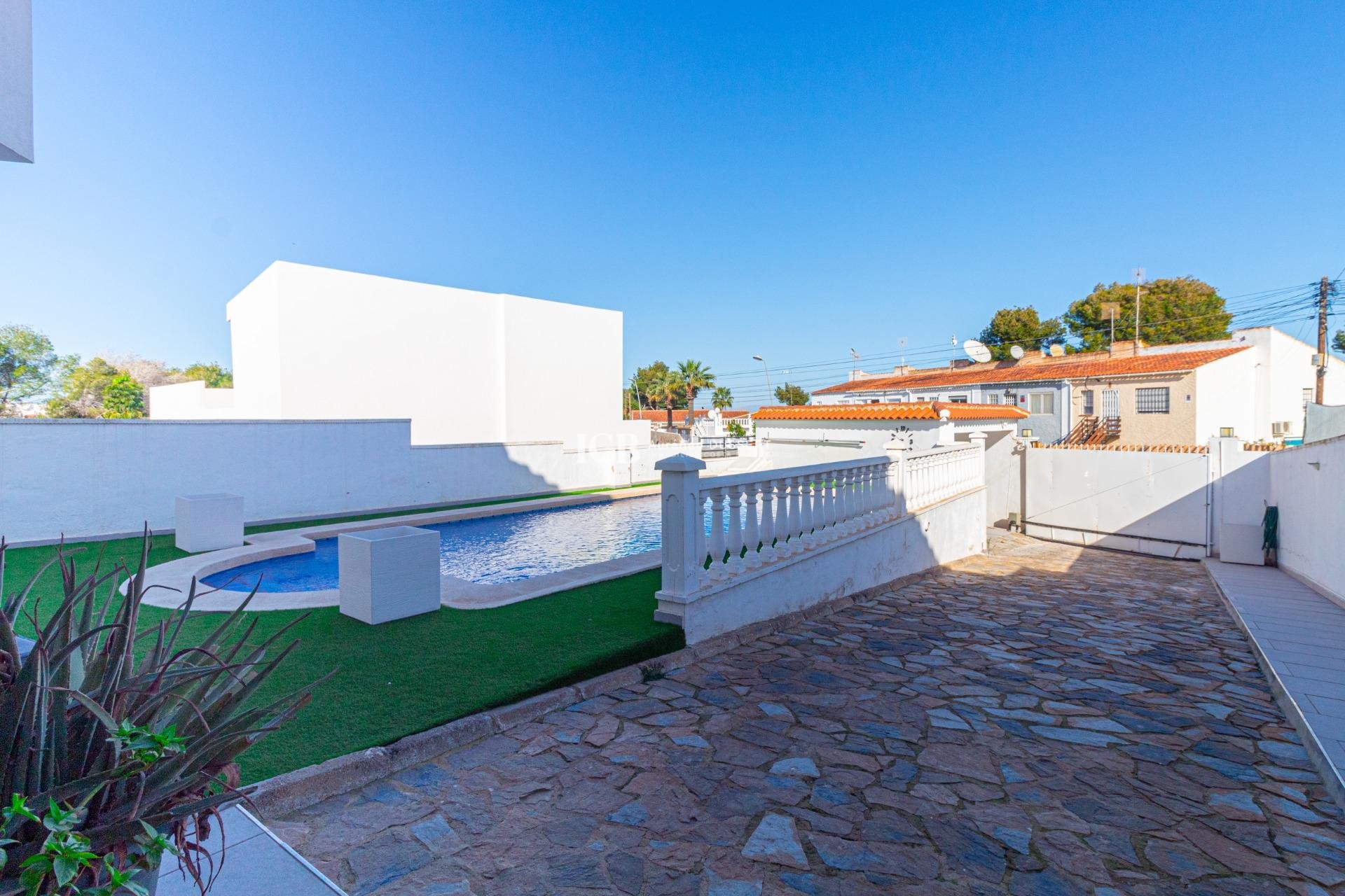 Resale - Townhouse -
Torrevieja - Los Balcones - Los Altos del Edén