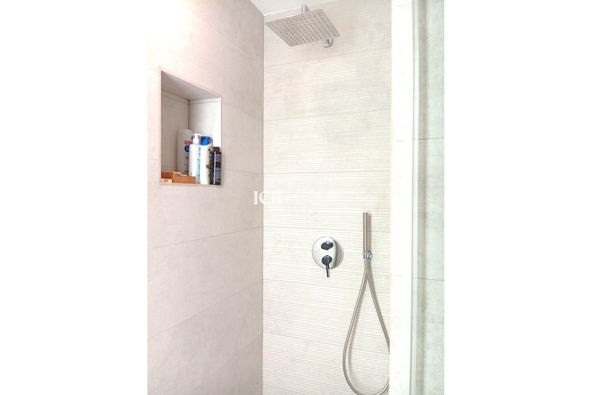 Resale - Villa -
Algorfa - La Finca Golf