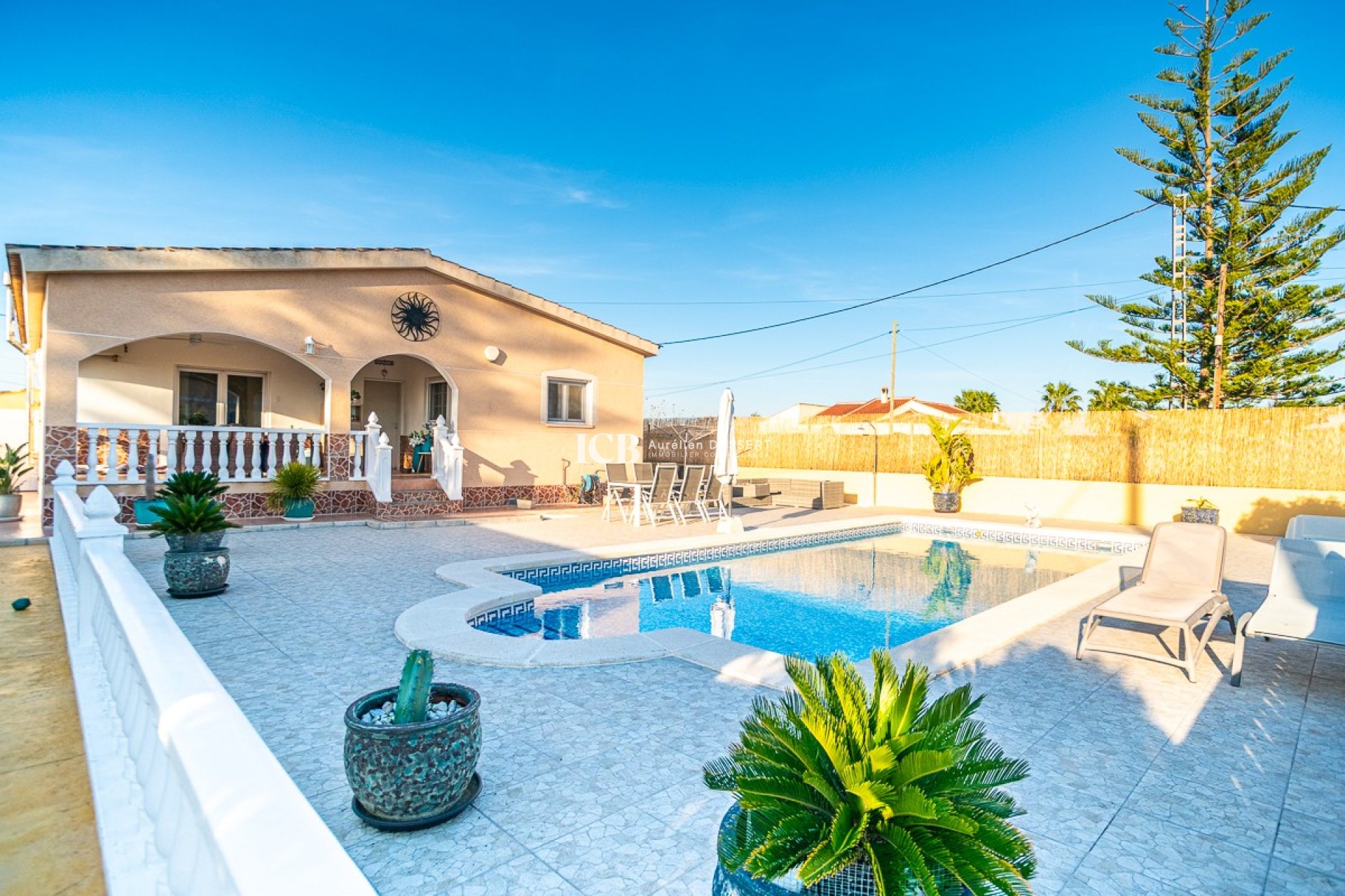 Resale - Villa -
CATRAL - Catral