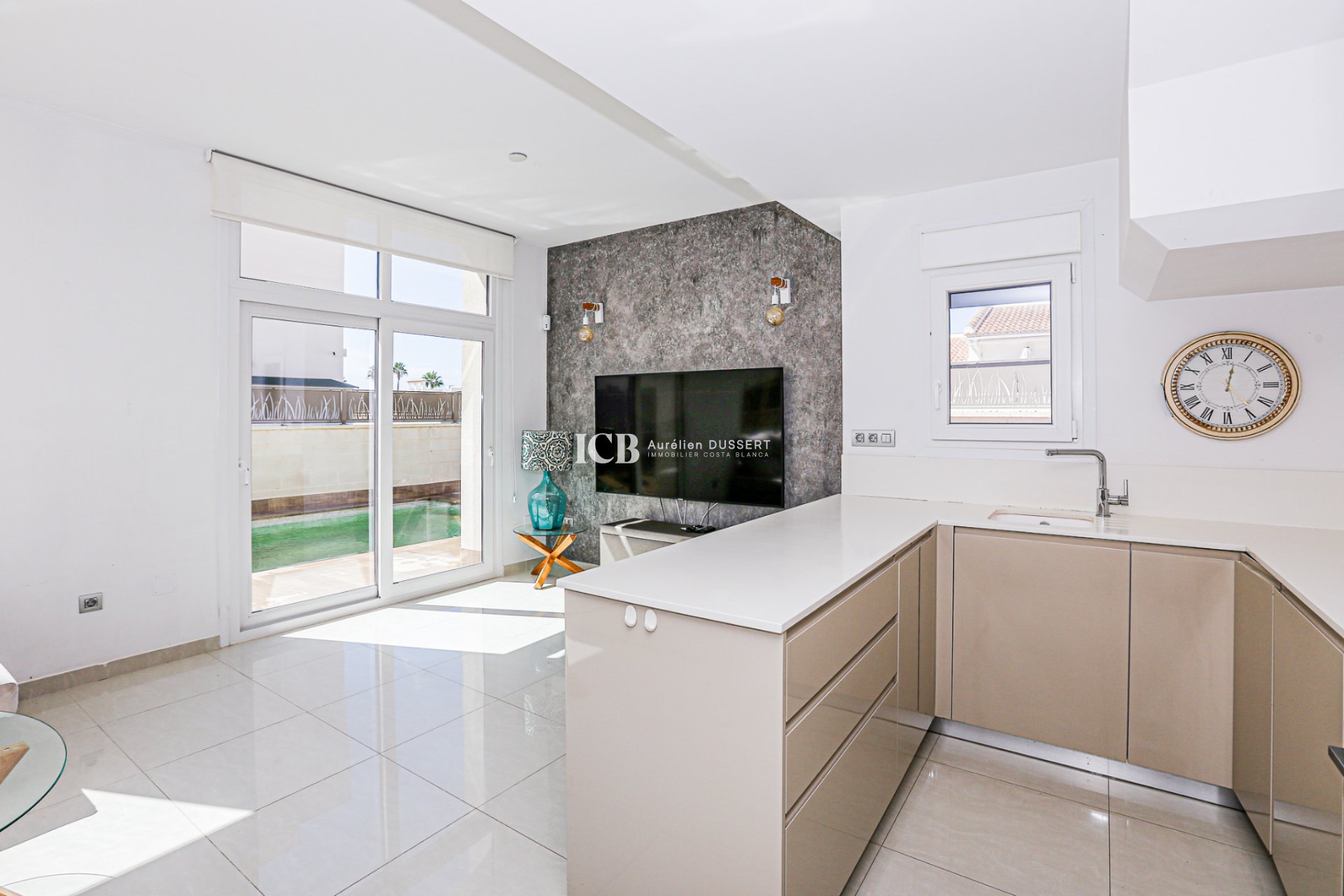 Resale - Villa -
Ciudad Quesada