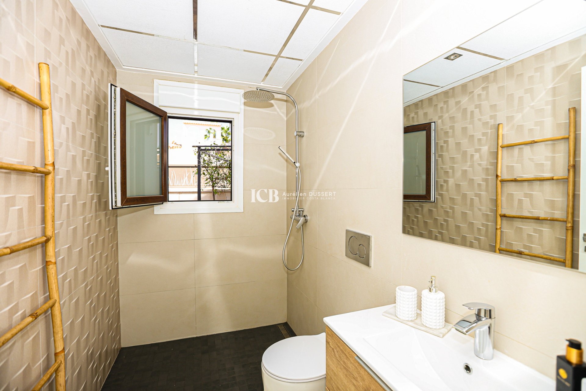 Resale - Villa -
Ciudad Quesada