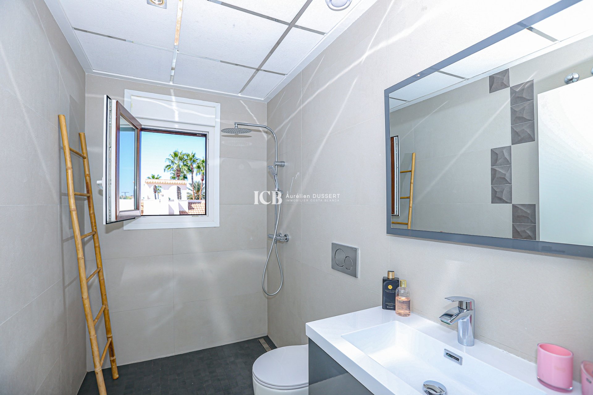 Resale - Villa -
Ciudad Quesada