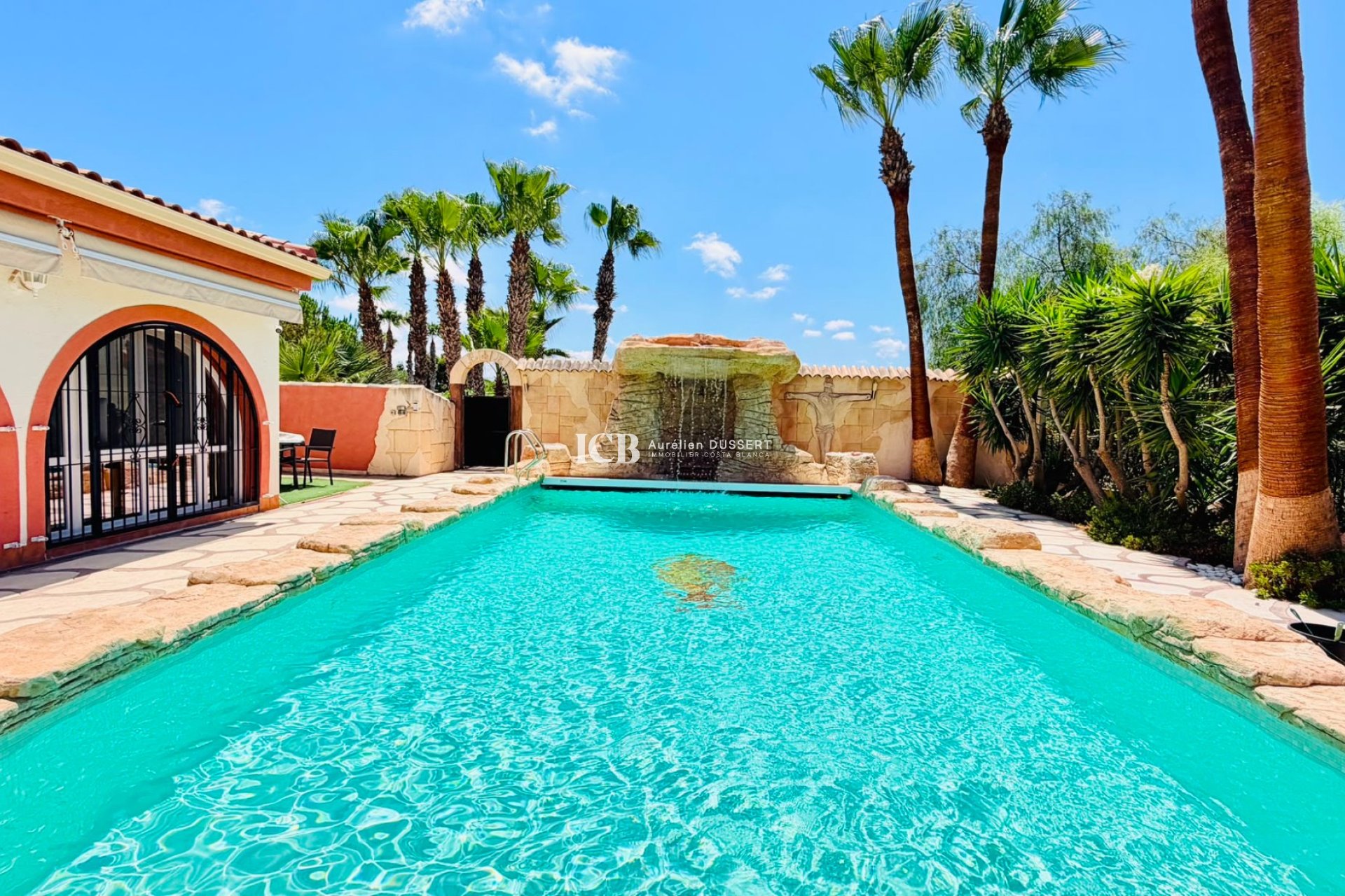 Resale - Villa -
Daya Vieja