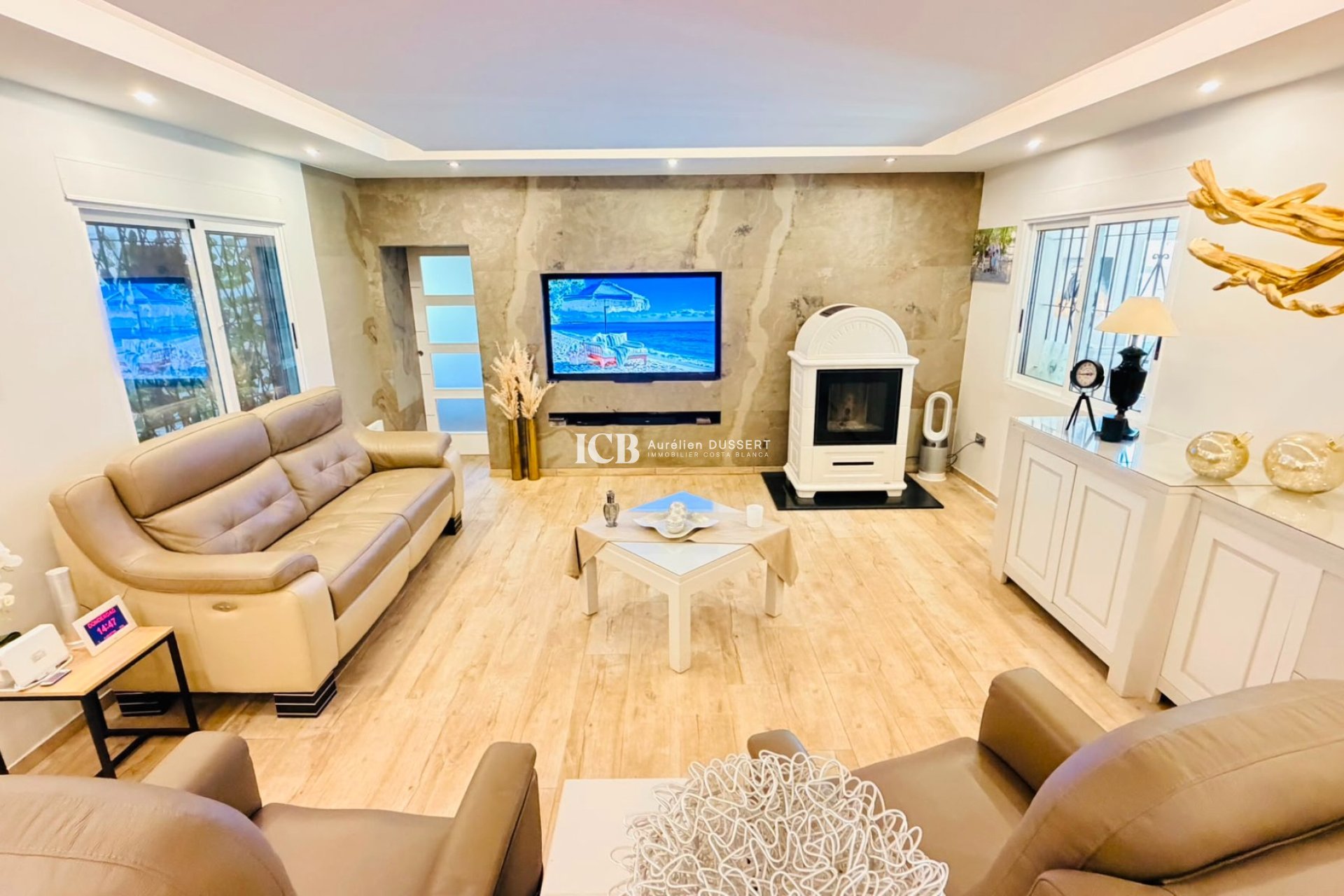 Resale - Villa -
Daya Vieja