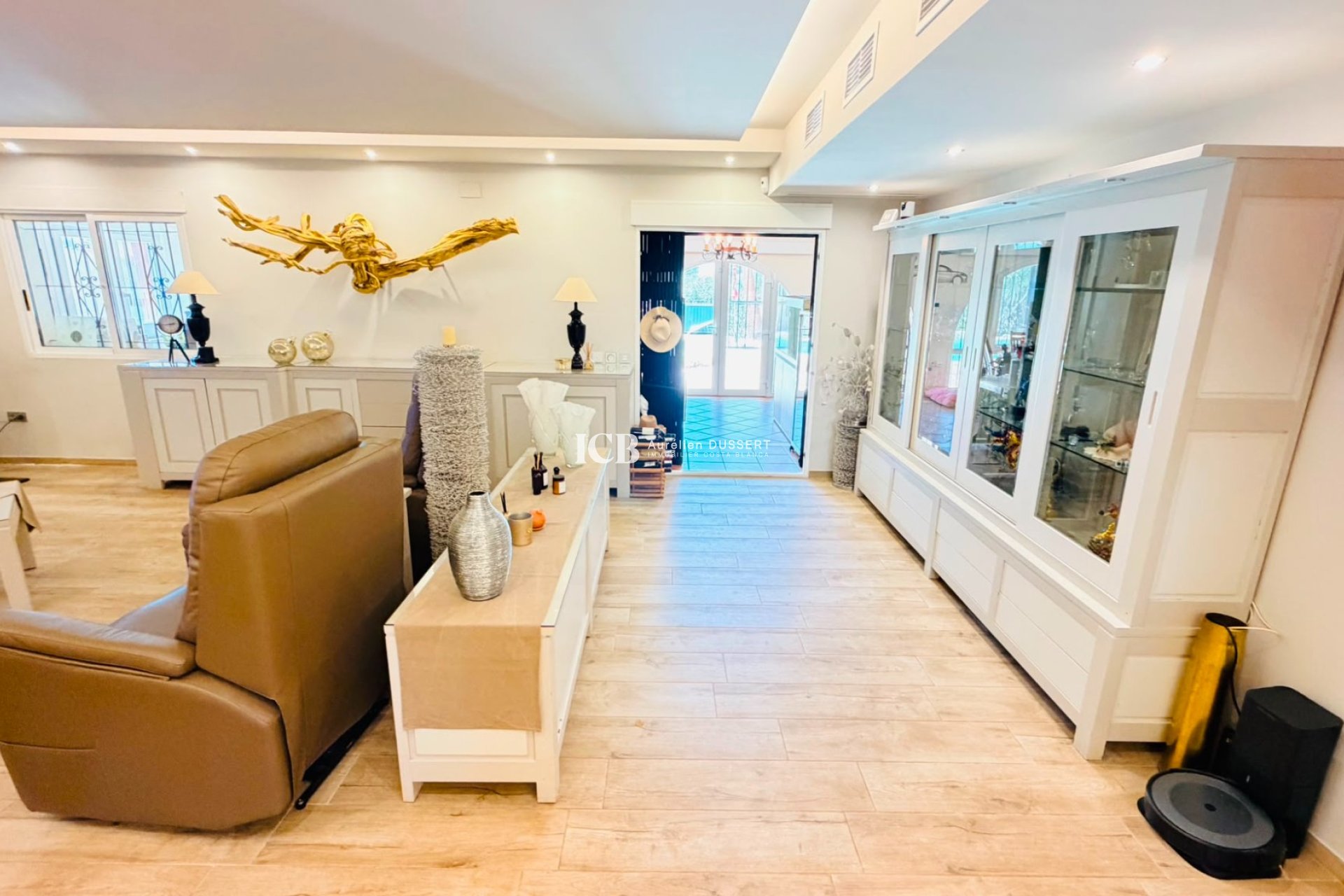 Resale - Villa -
Daya Vieja