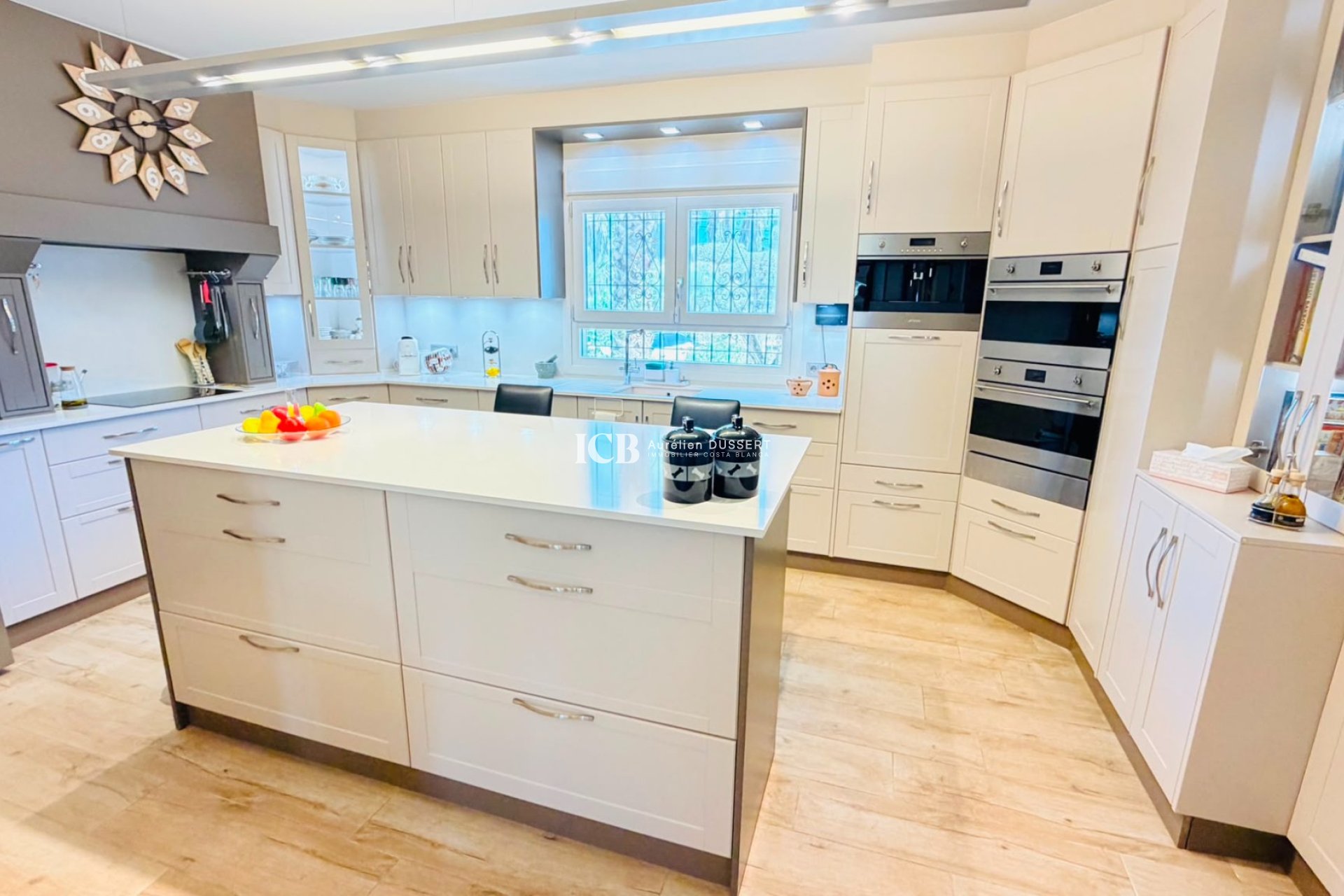 Resale - Villa -
Daya Vieja