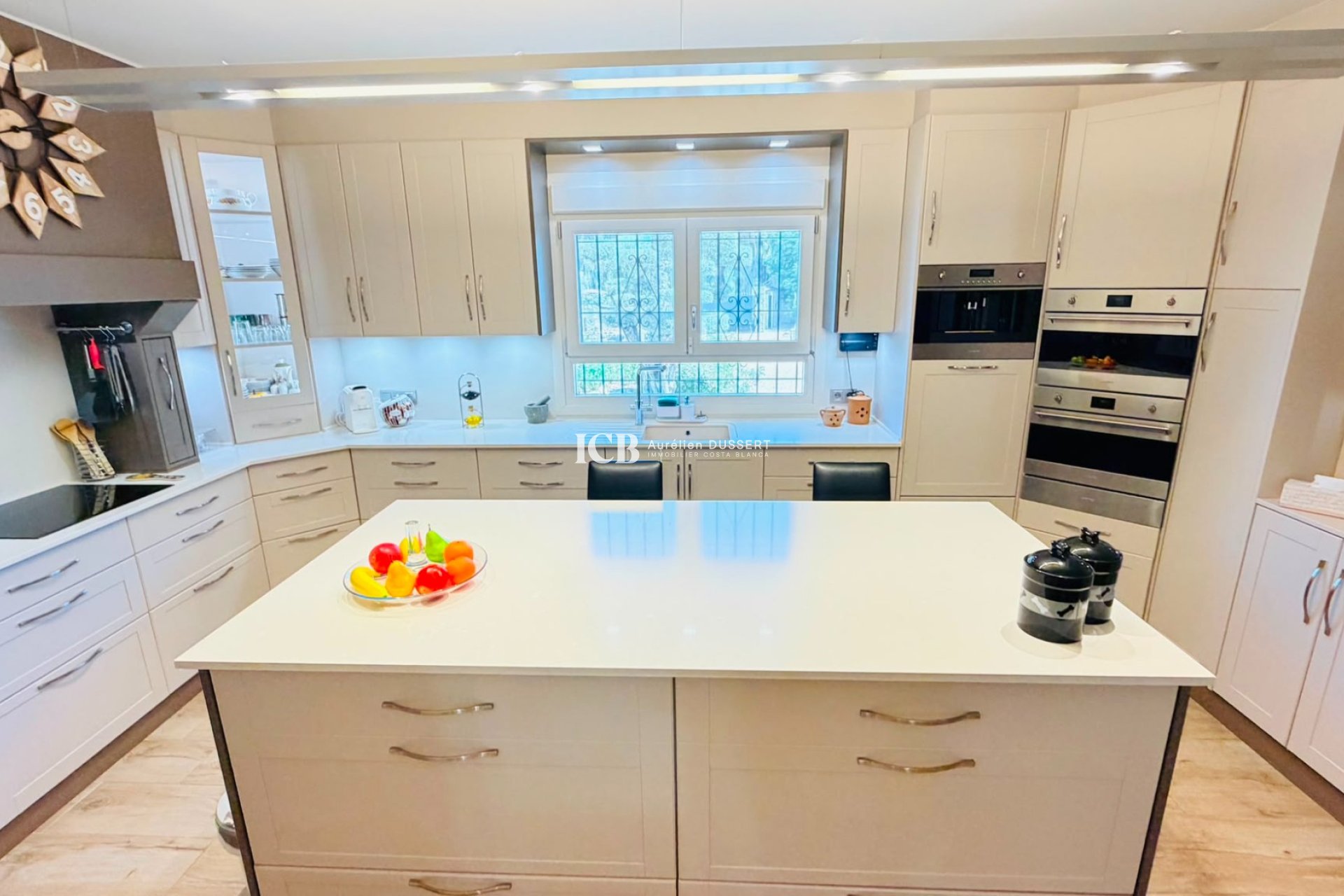 Resale - Villa -
Daya Vieja