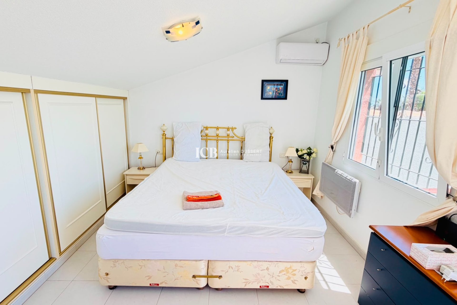 Resale - Villa -
Daya Vieja