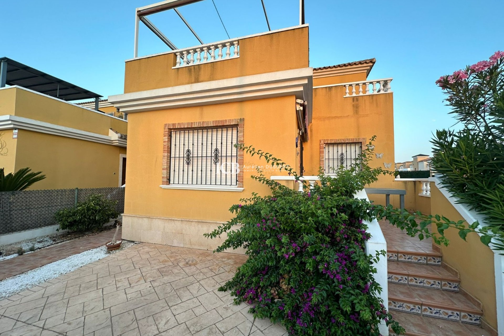 Resale - Villa -
Guardamar del Segura - El Raso