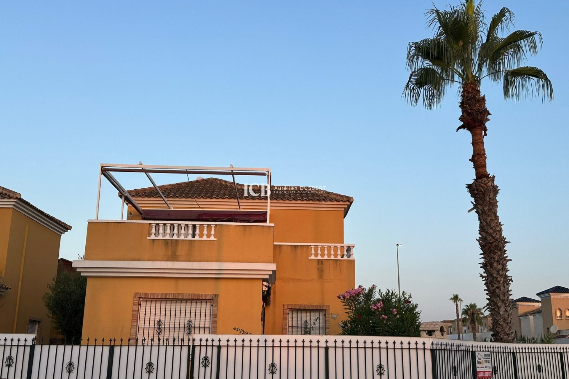 Resale - Villa -
Guardamar del Segura - El Raso