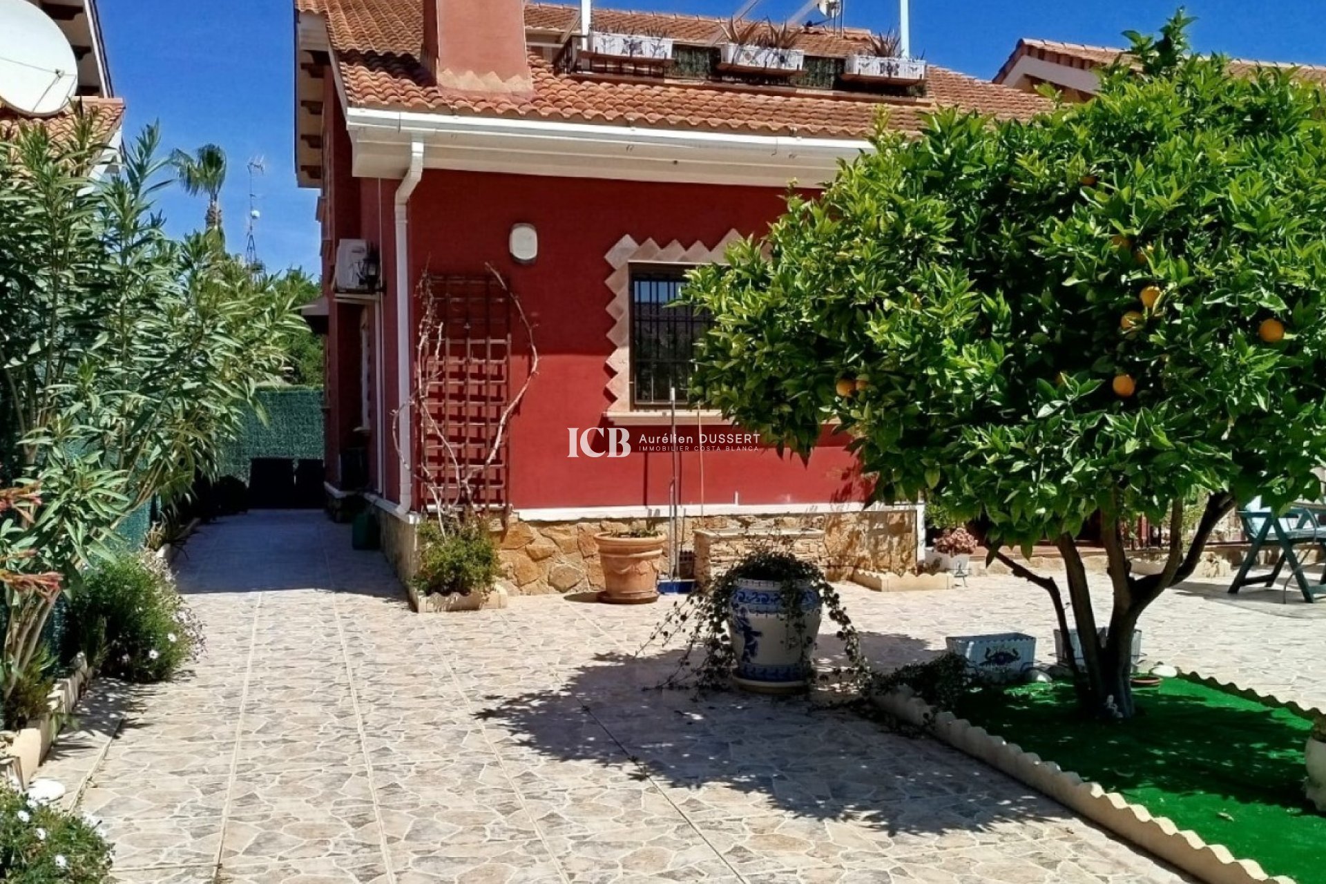 Resale - Villa -
Guardamar del Segura - El Raso