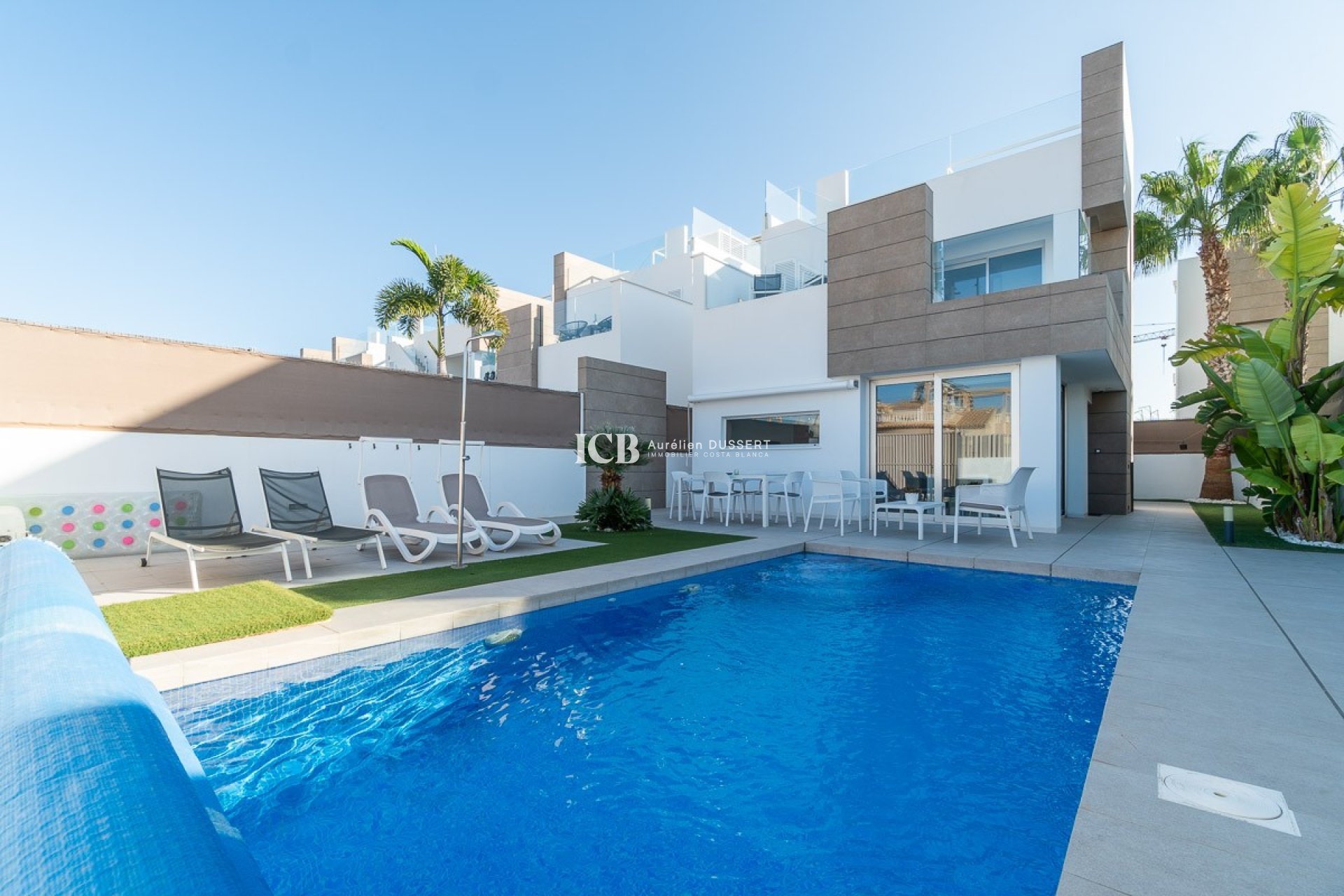 Resale - Villa -
Guardamar del Segura - El Raso