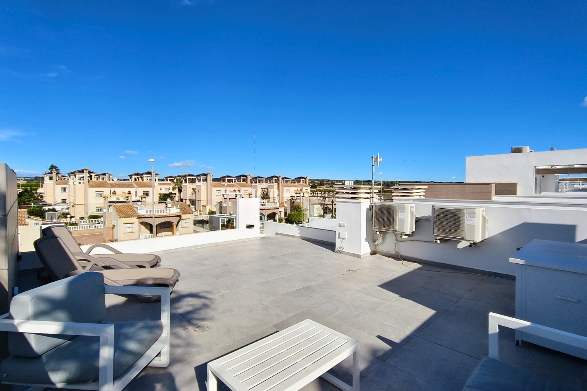 Resale - Villa -
Guardamar del Segura - El Raso