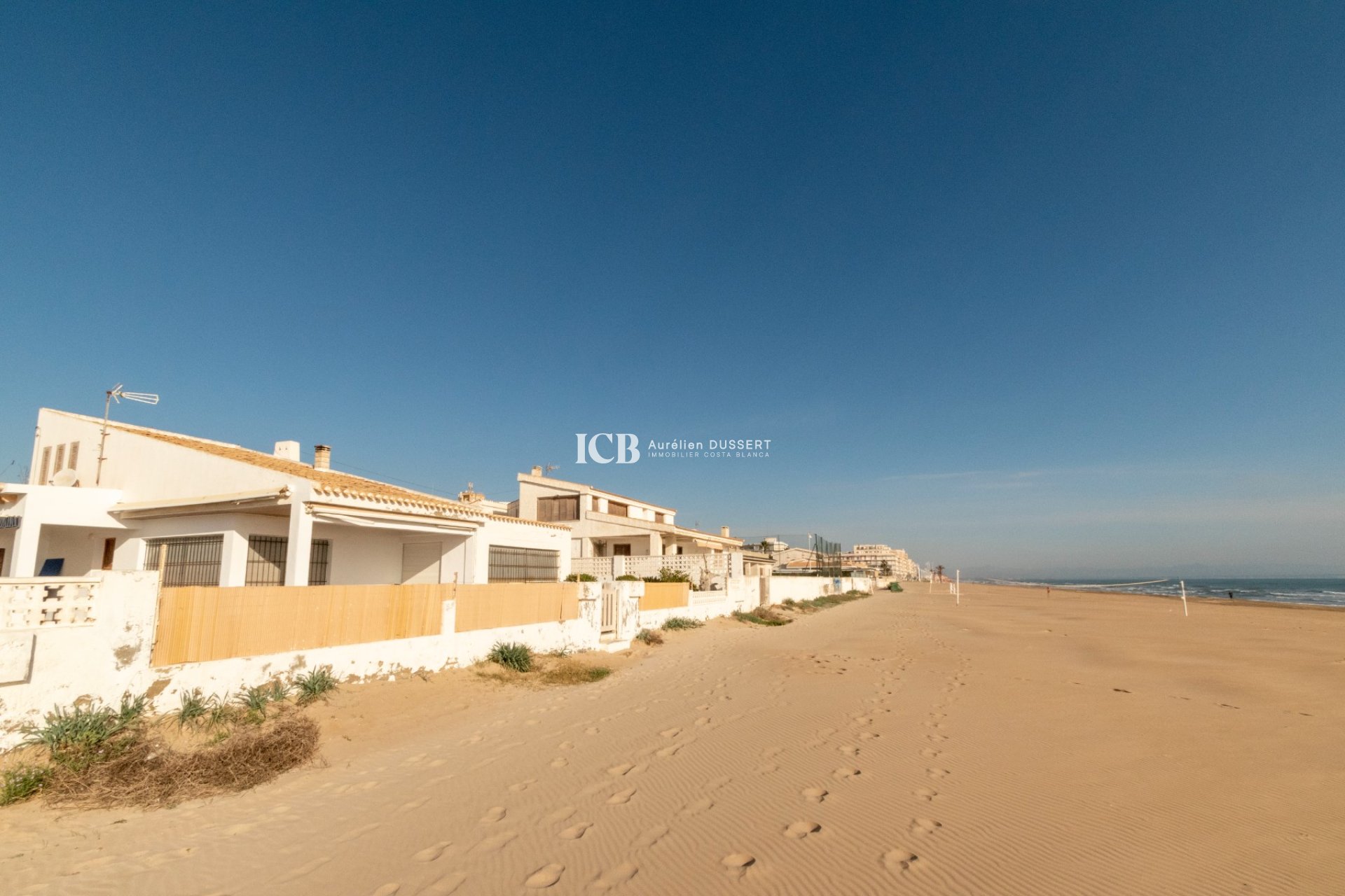 Resale - Villa -
Guardamar del Segura - Guardamar Playa