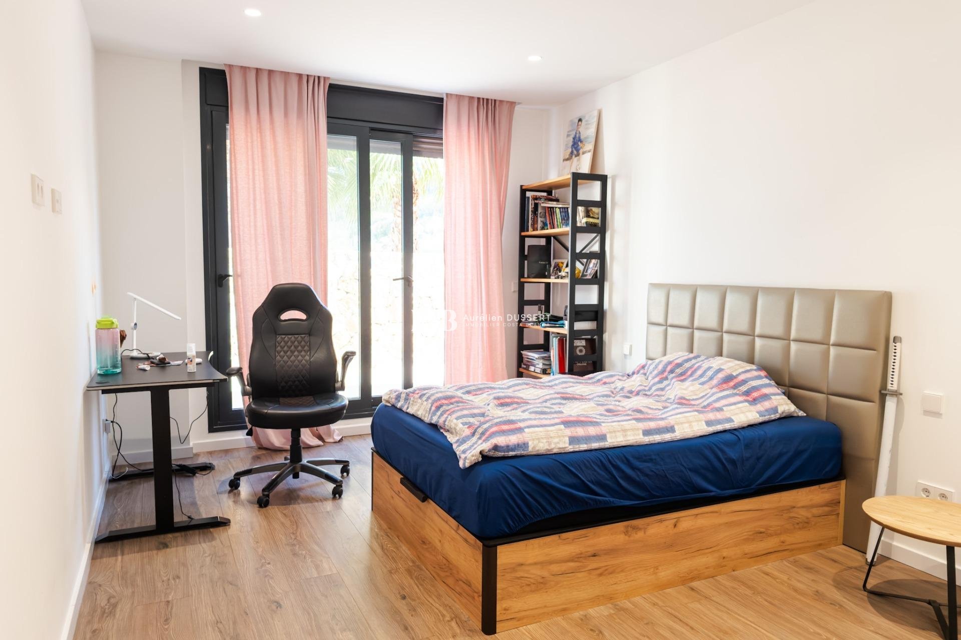 Resale - Villa -
Las Colinas Golf