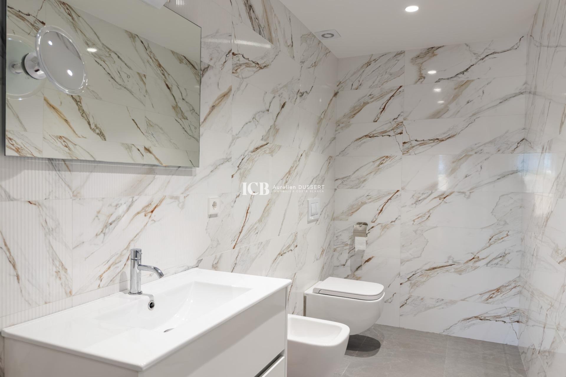 Resale - Villa -
Las Colinas Golf