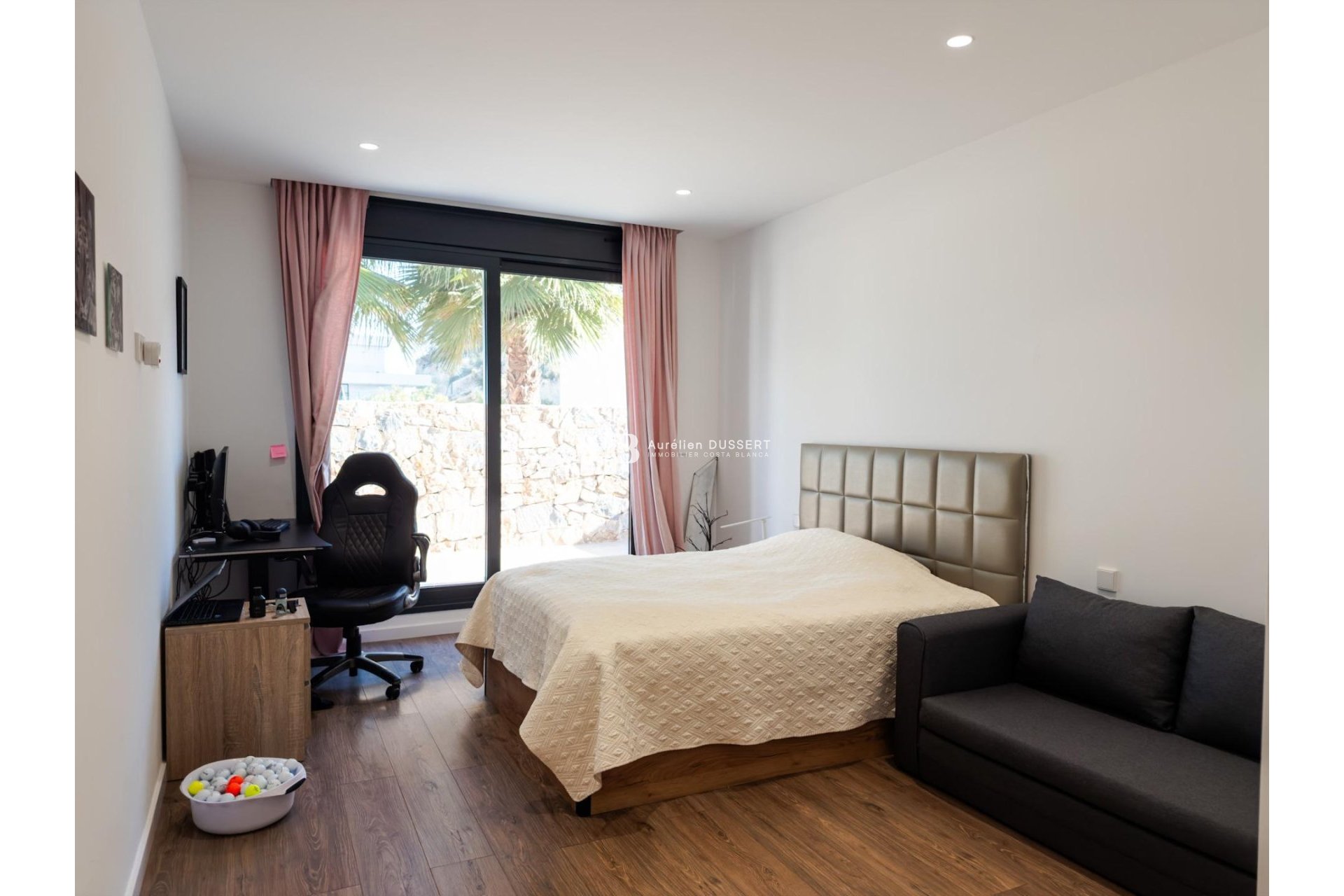 Resale - Villa -
Las Colinas Golf