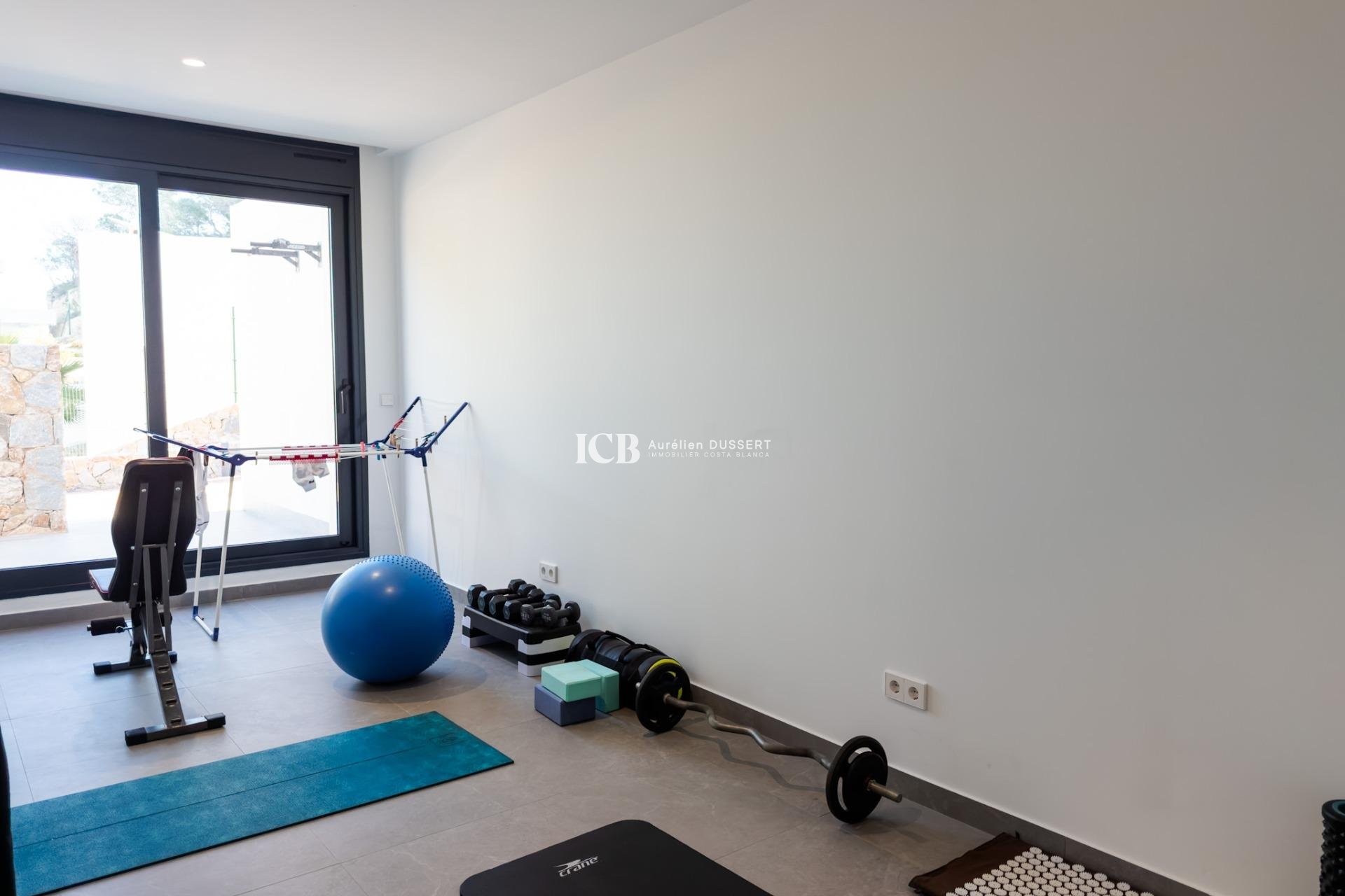 Resale - Villa -
Las Colinas Golf