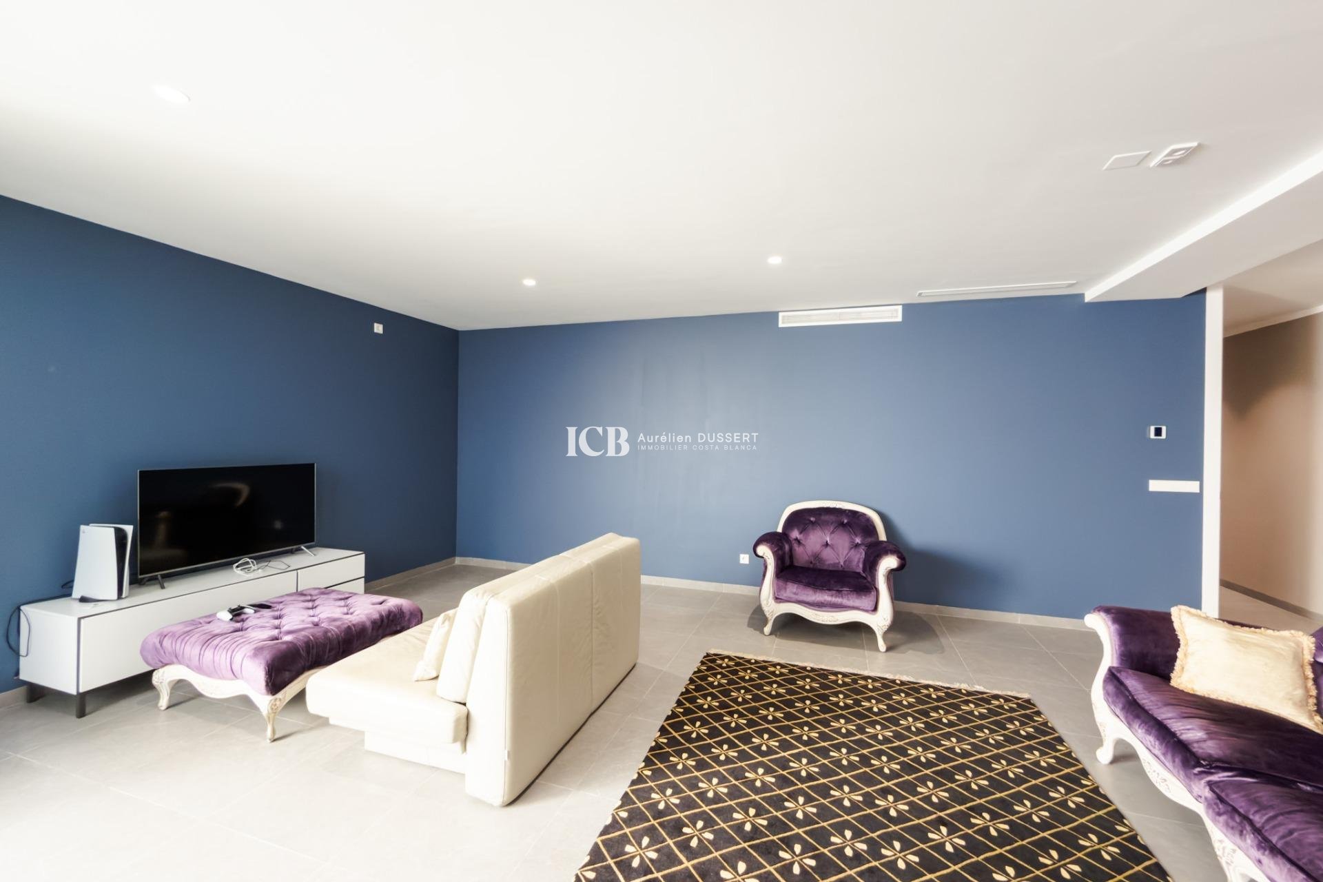 Resale - Villa -
Las Colinas Golf