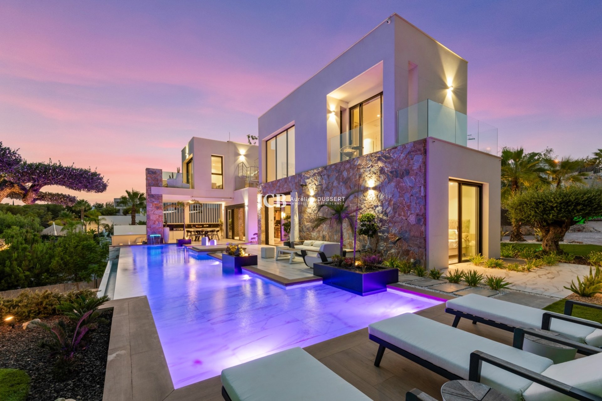 Resale - Villa -
Las Colinas Golf