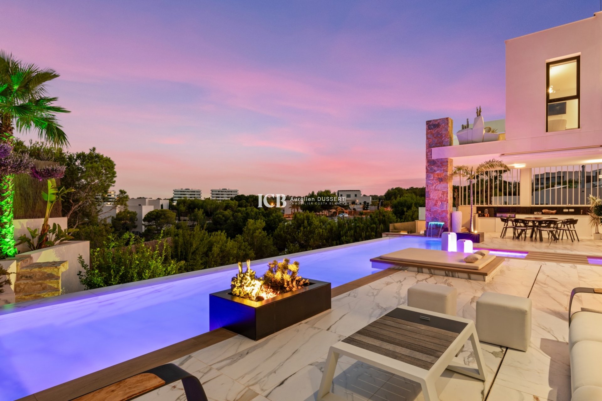 Resale - Villa -
Las Colinas Golf