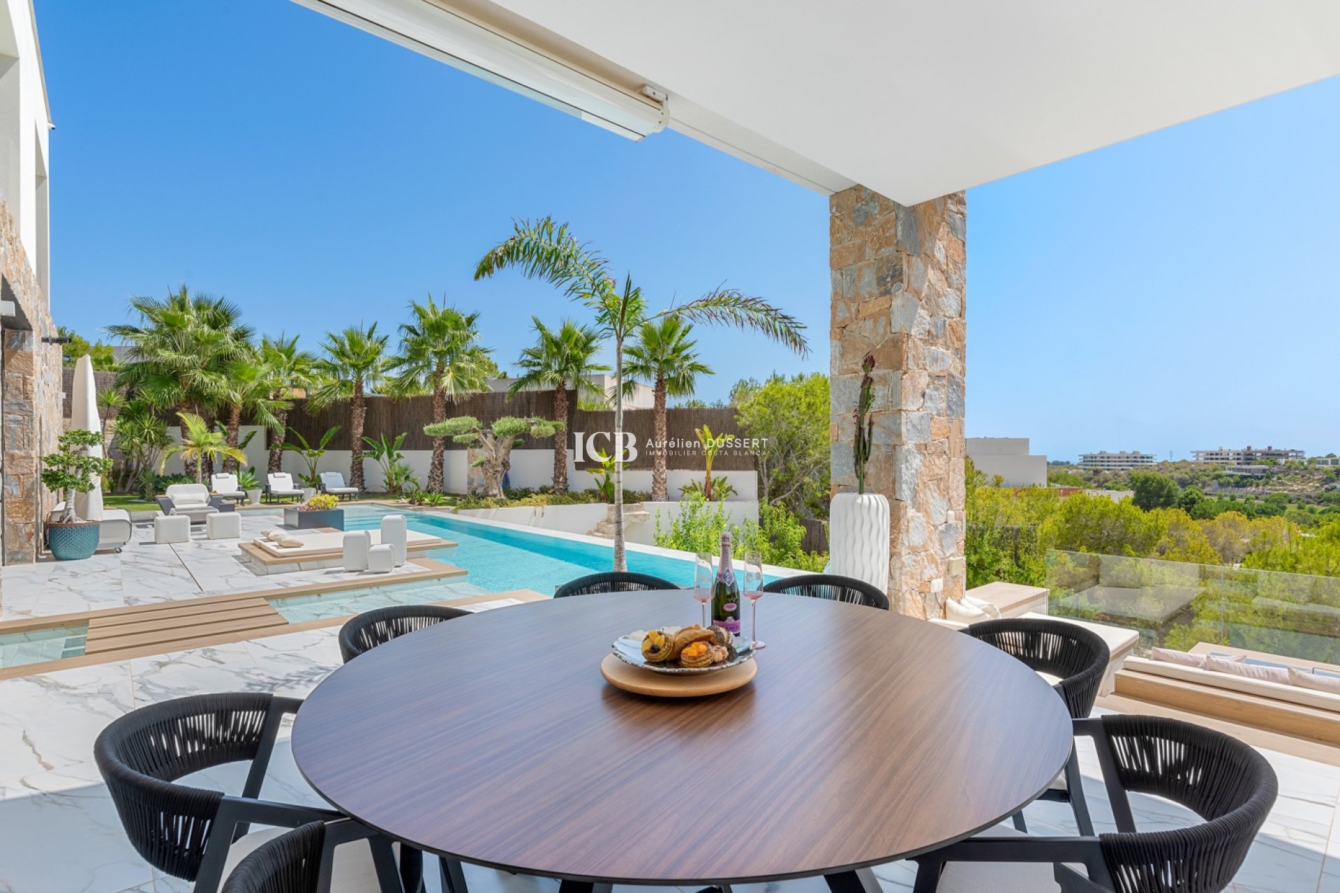 Resale - Villa -
Las Colinas Golf