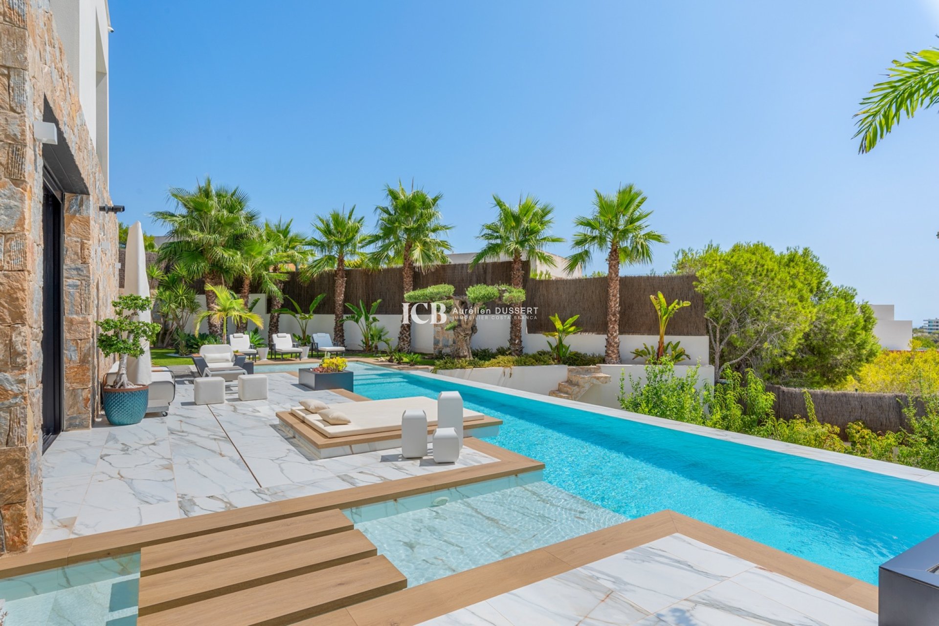 Resale - Villa -
Las Colinas Golf