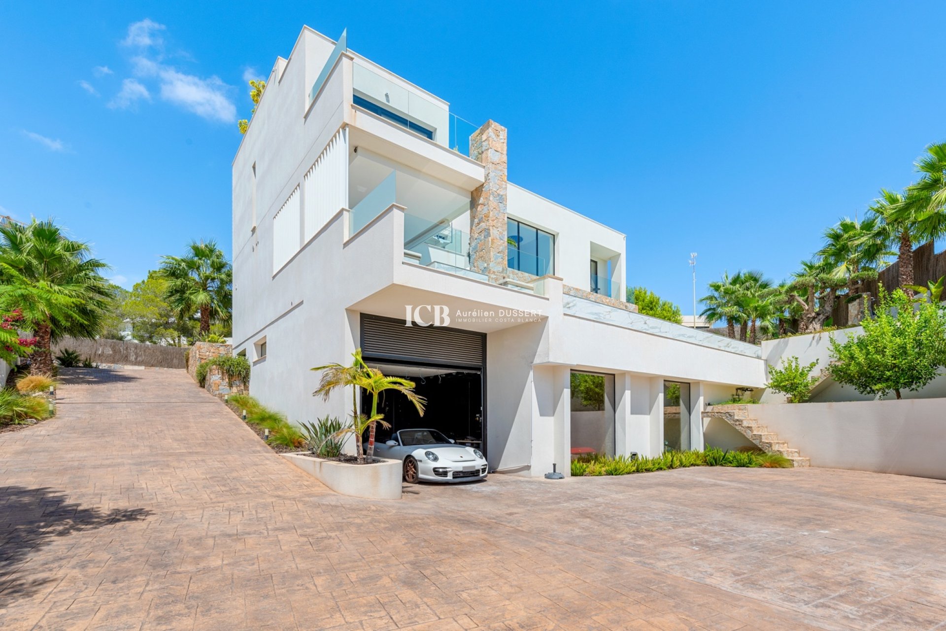 Resale - Villa -
Las Colinas Golf