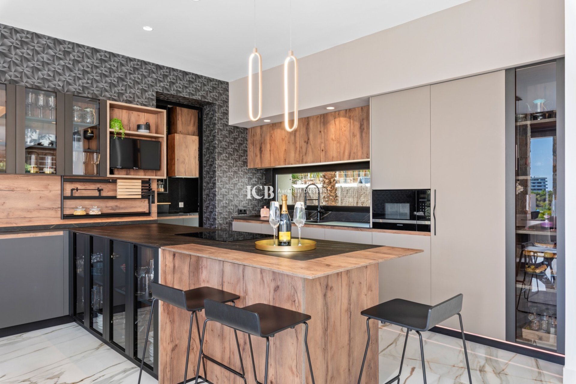 Resale - Villa -
Las Colinas Golf