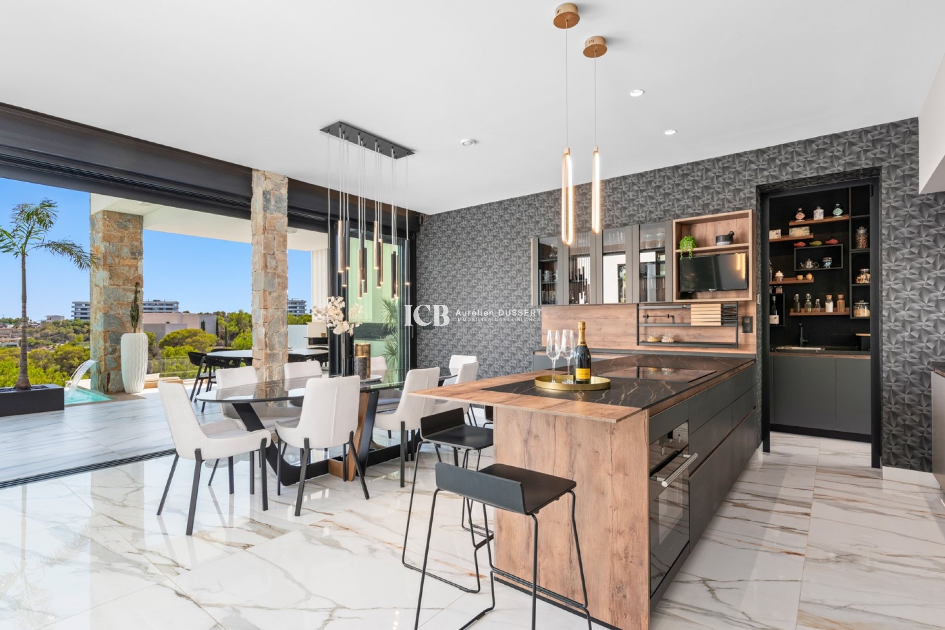 Resale - Villa -
Las Colinas Golf