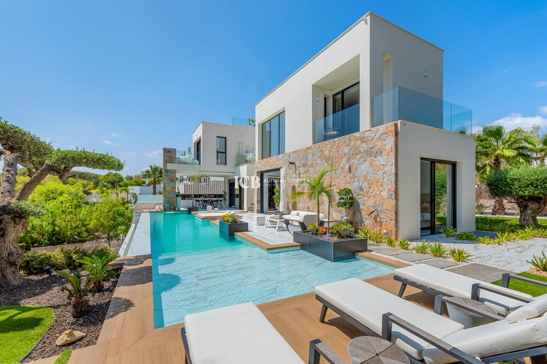 Resale - Villa -
Las Colinas Golf