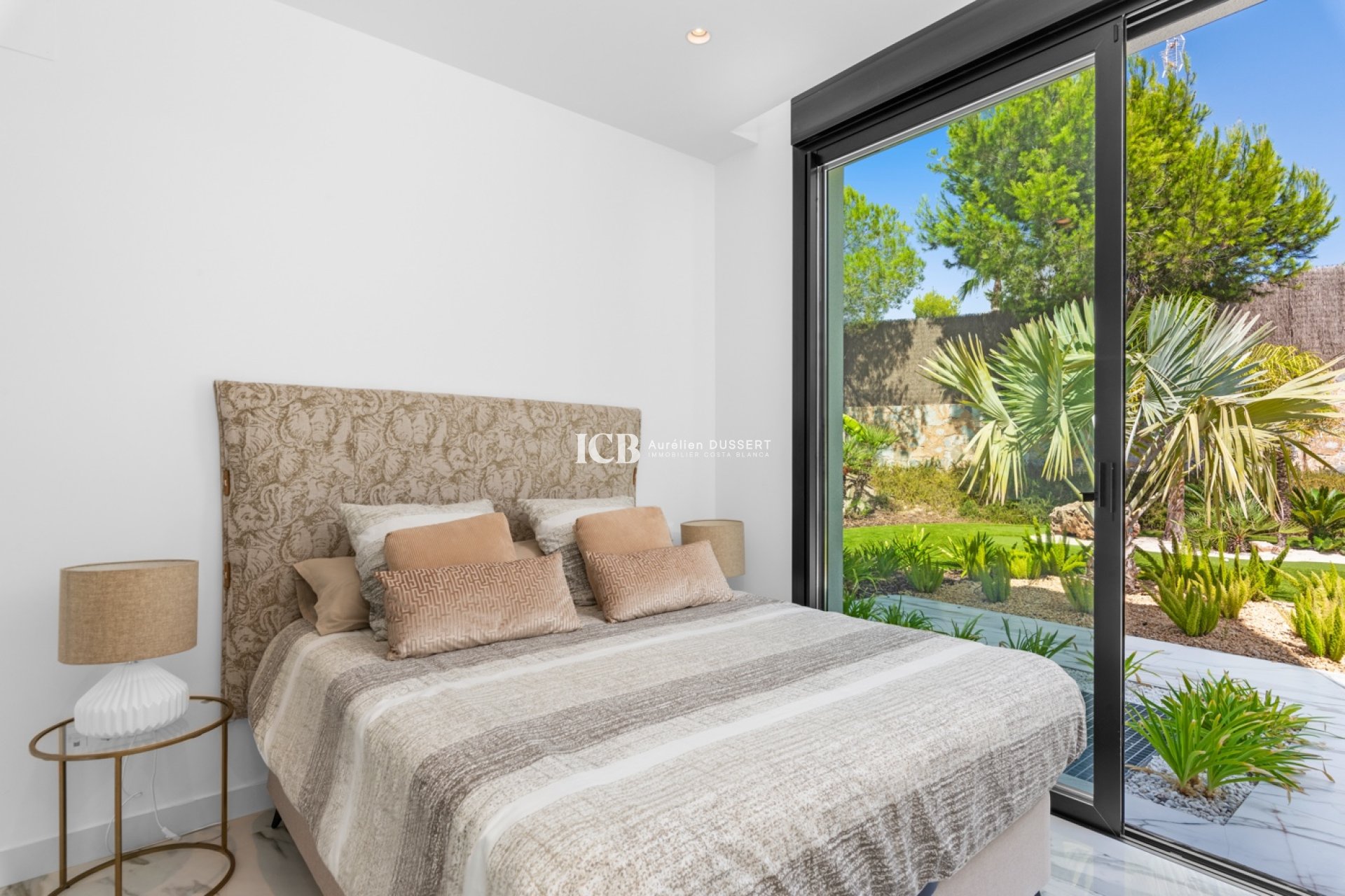 Resale - Villa -
Las Colinas Golf