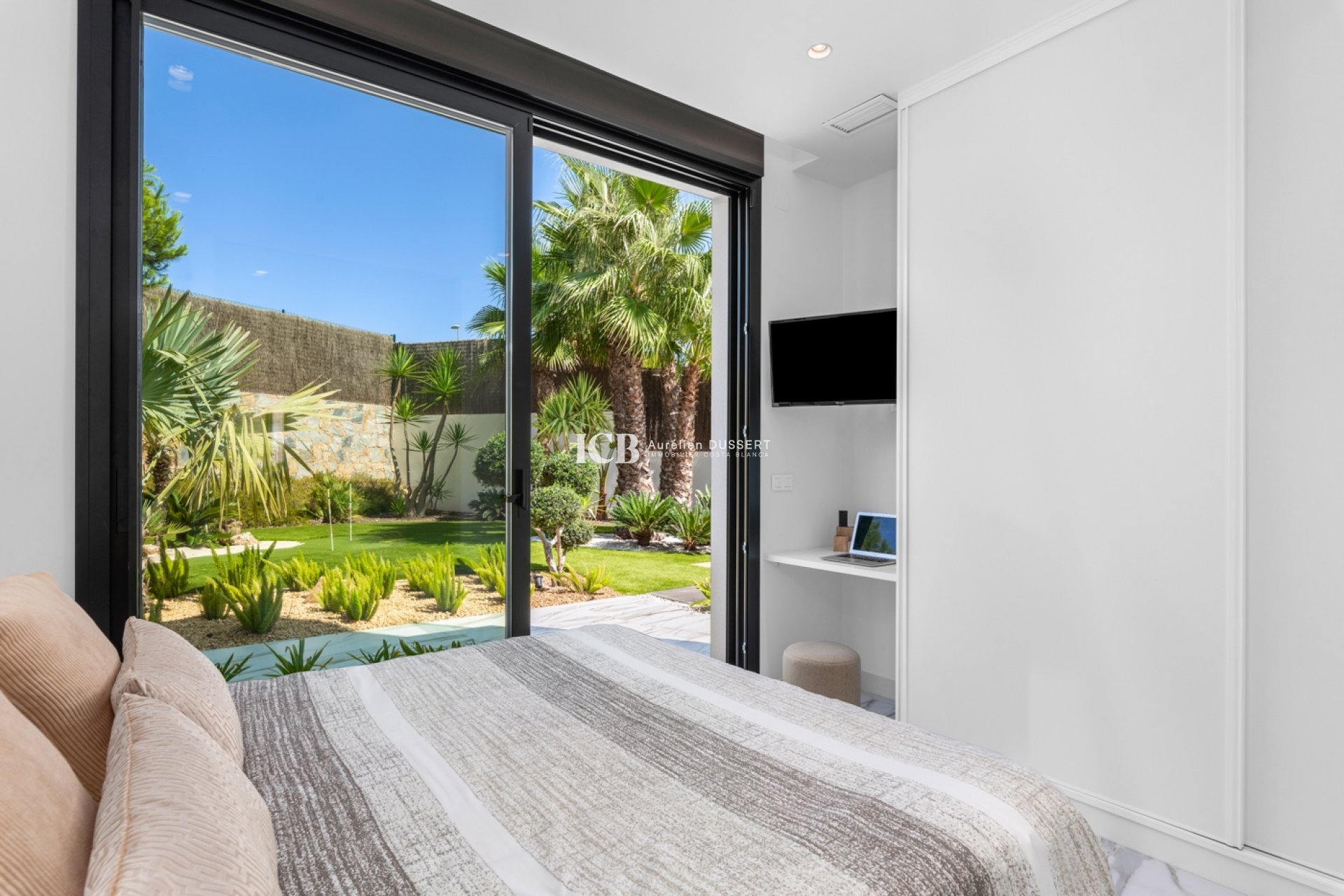 Resale - Villa -
Las Colinas Golf