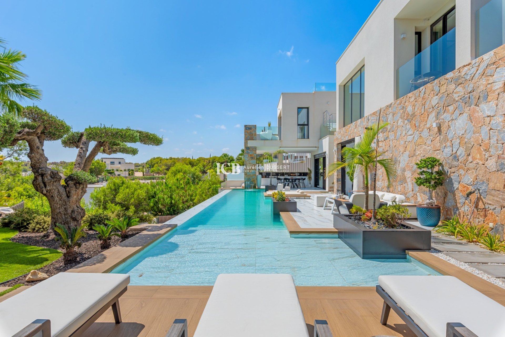 Resale - Villa -
Las Colinas Golf