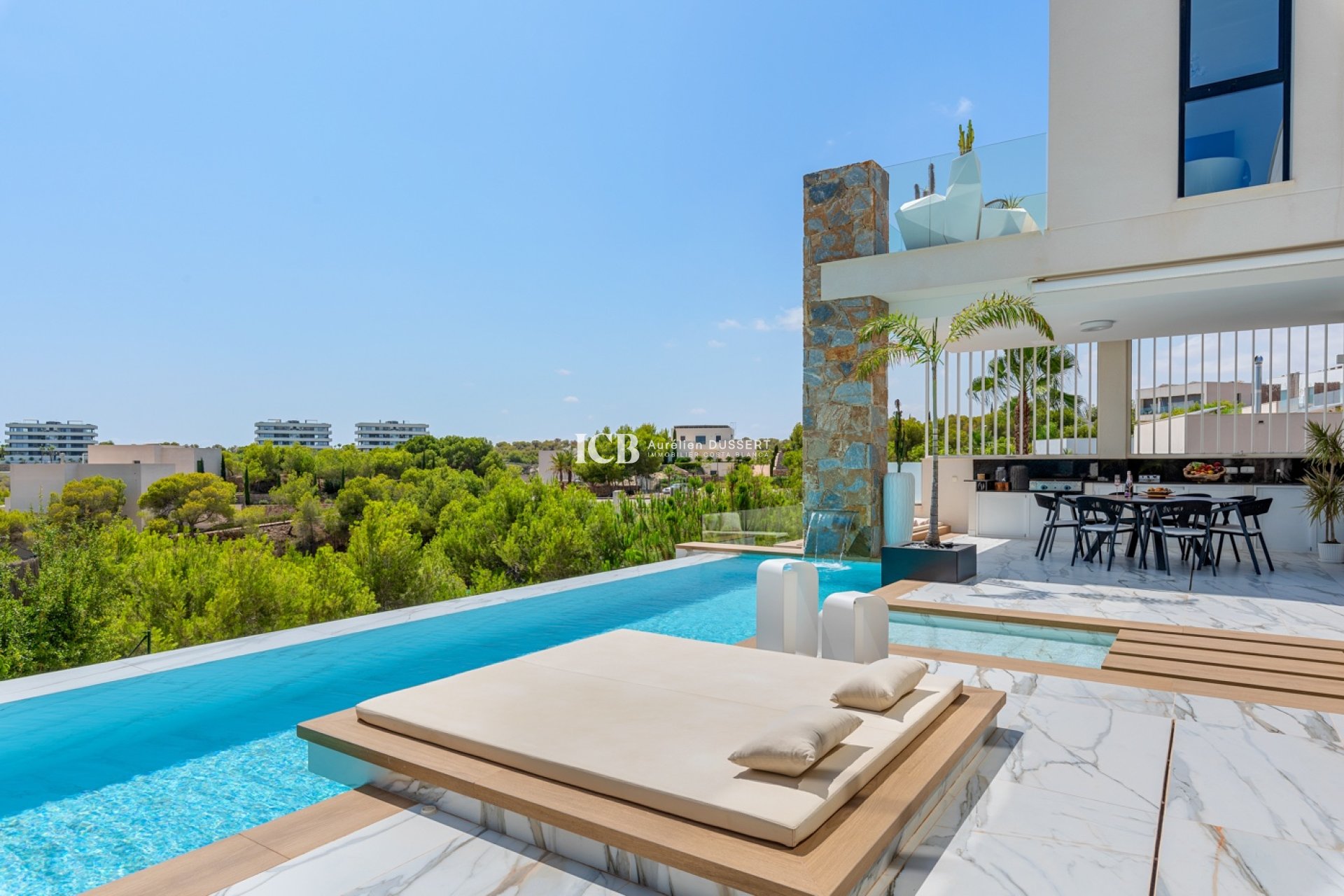 Resale - Villa -
Las Colinas Golf