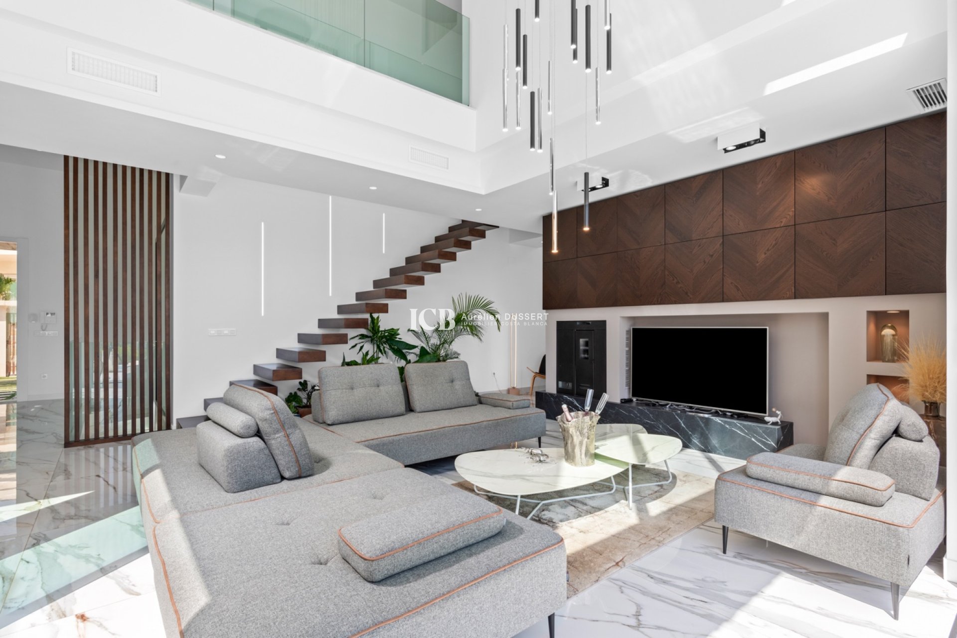 Resale - Villa -
Las Colinas Golf