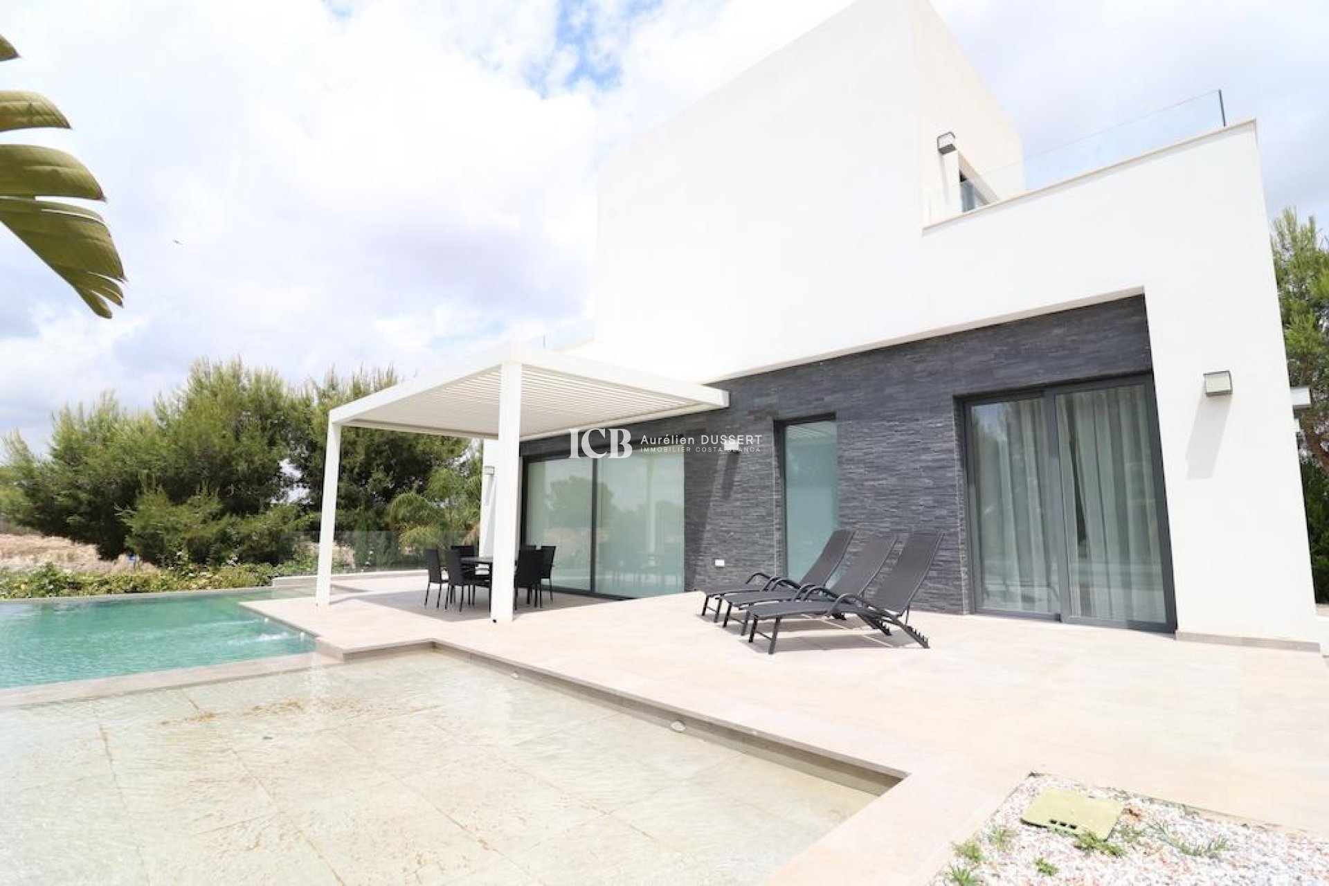 Resale - Villa -
Las Colinas Golf