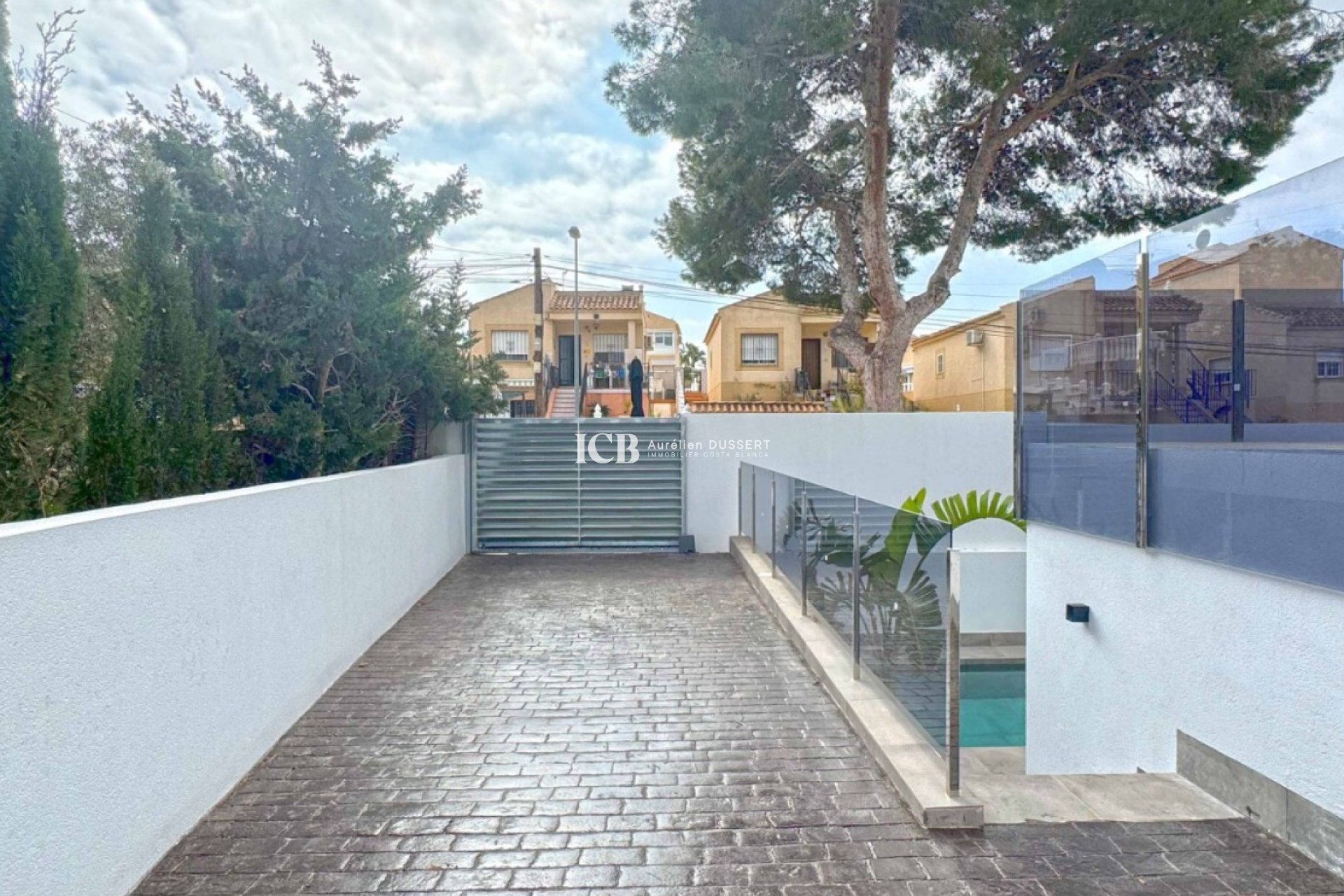 Resale - Villa -
Los Balcones - Torrevieja