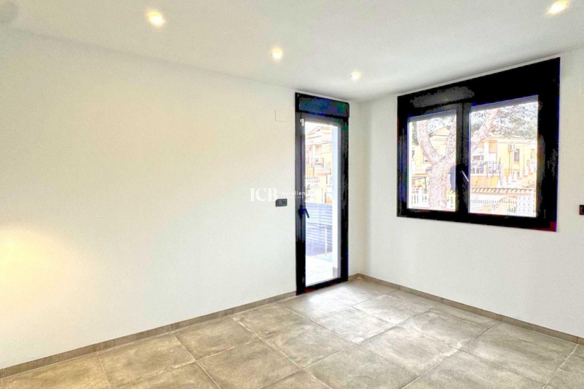 Resale - Villa -
Los Balcones - Torrevieja