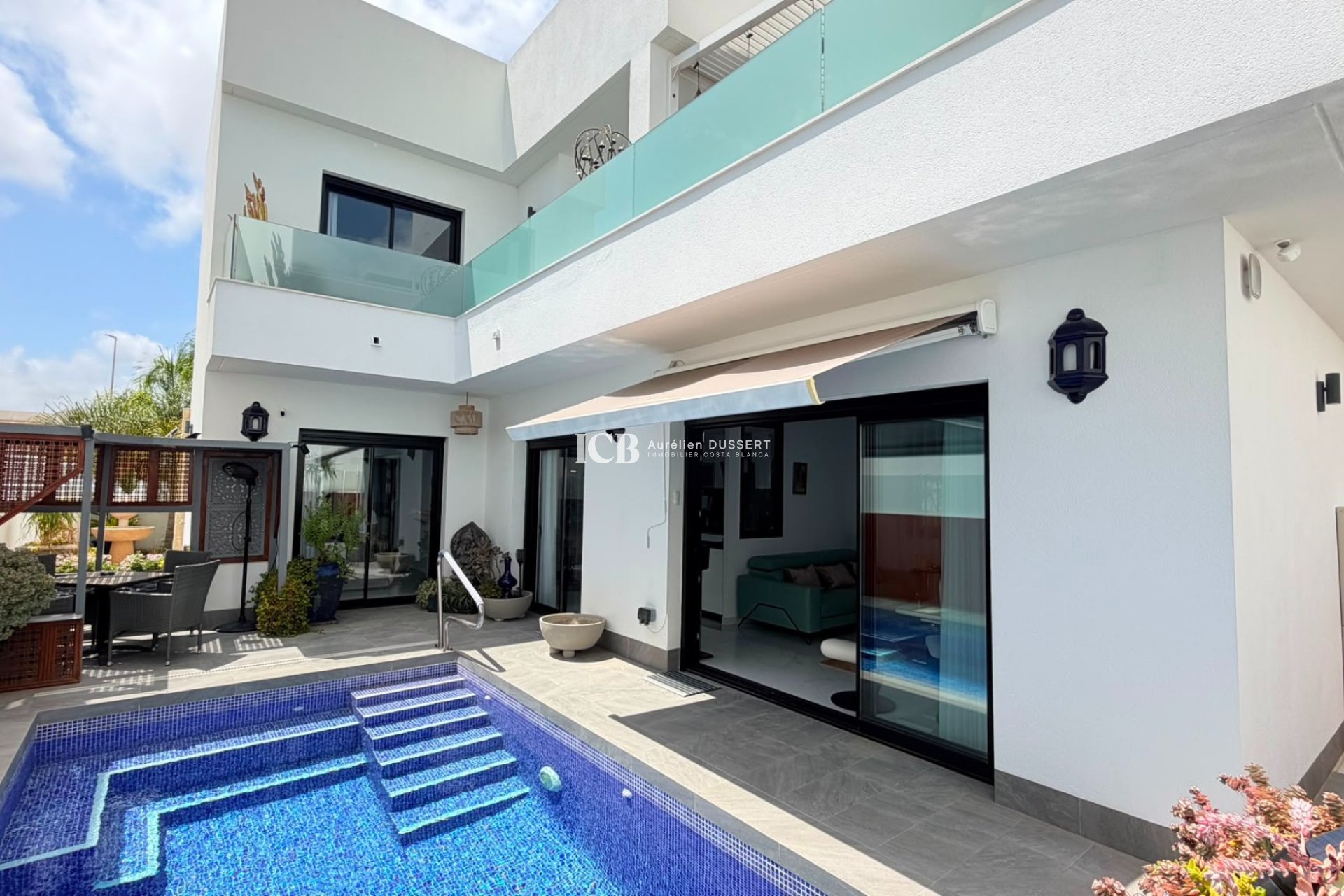 Resale - Villa -
Los Montesinos - La Herrada