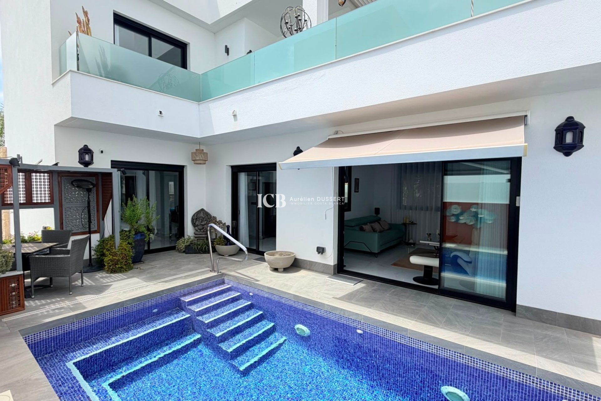 Resale - Villa -
Los Montesinos - La Herrada