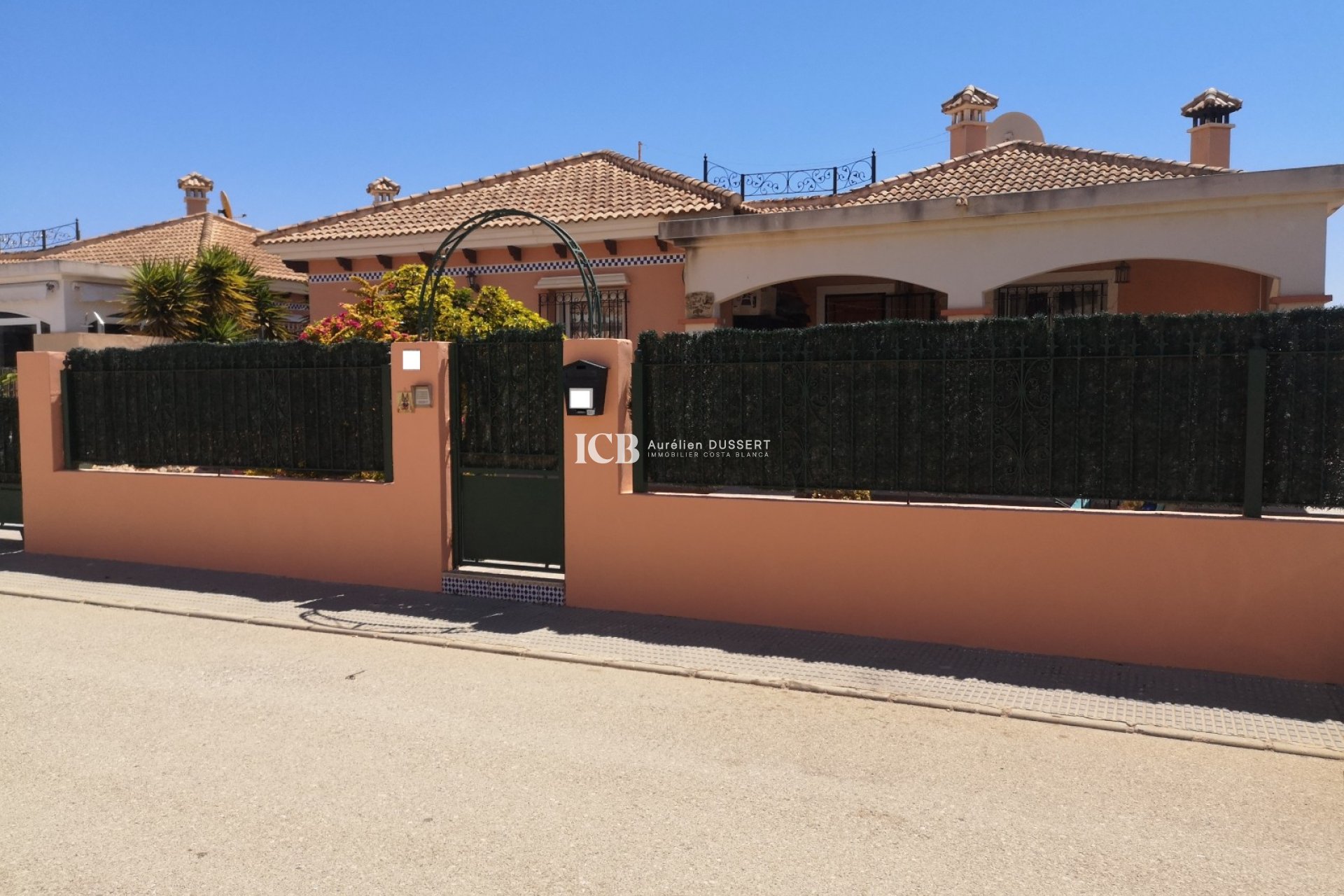 Resale - Villa -
Los Montesinos - Los Montesinos - Urb. La Herrada