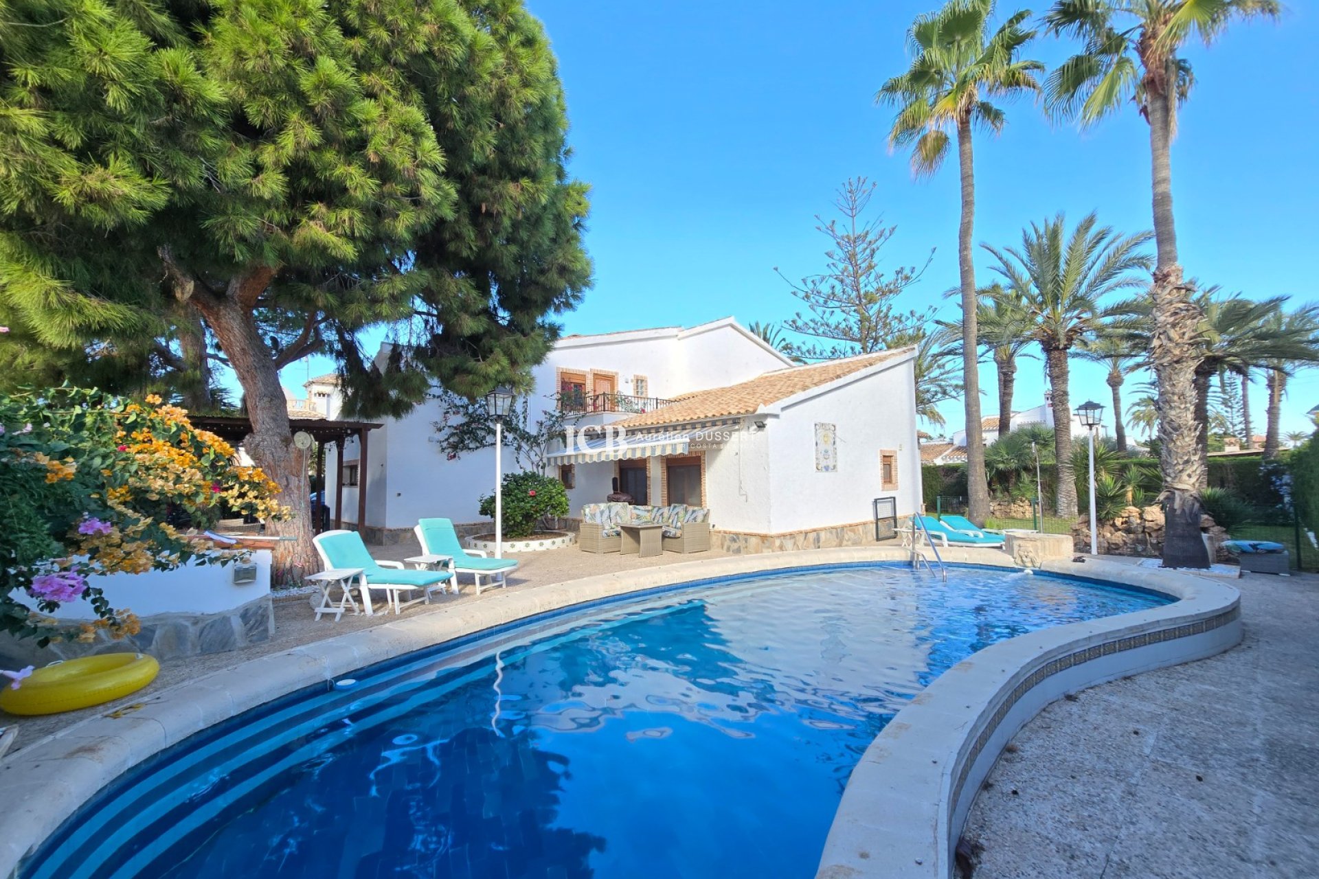 Resale - Villa * -
Orihuela Costa - Cabo Roig *