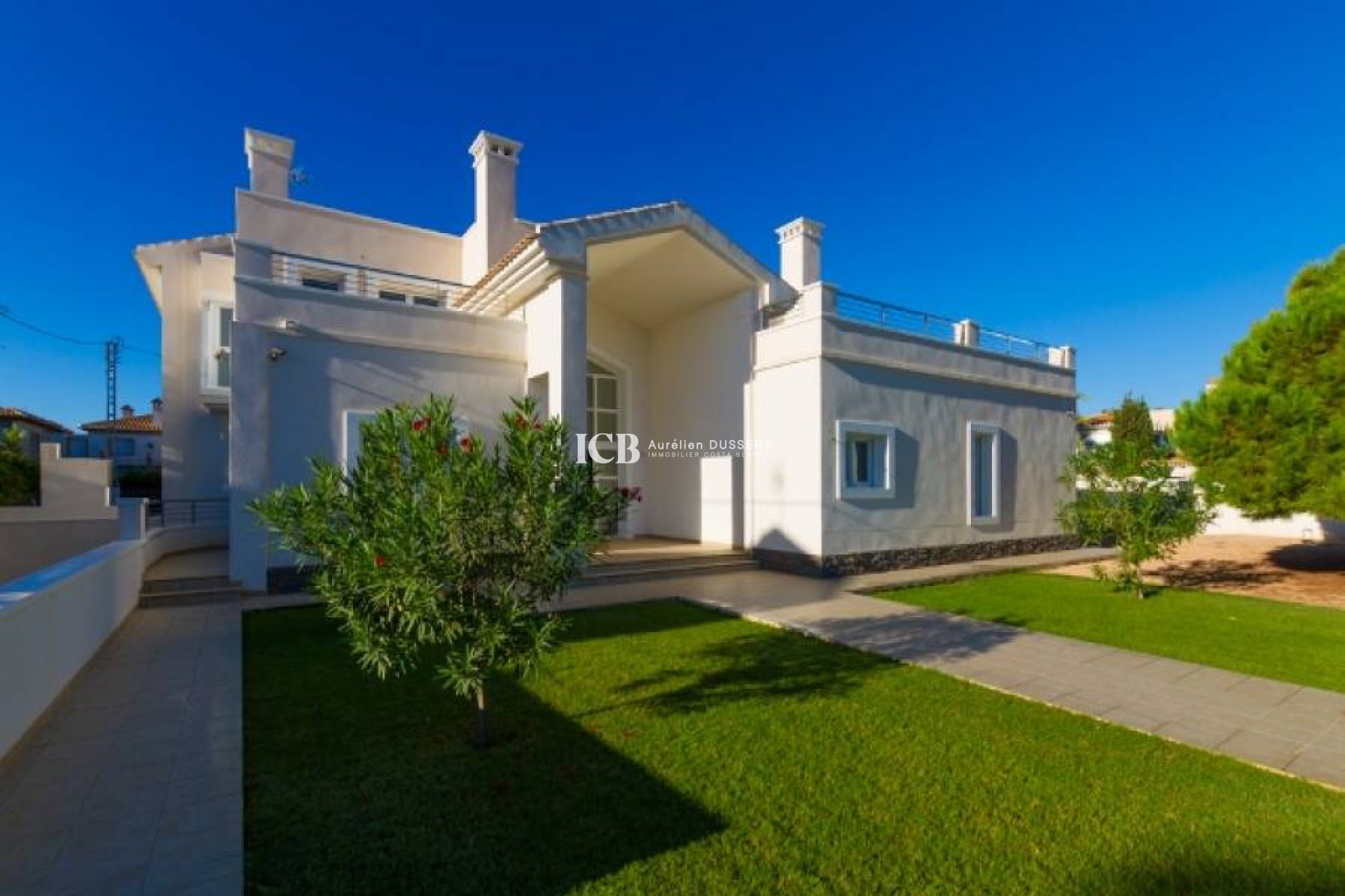 Resale - Villa -
Orihuela Costa - Cabo Roig