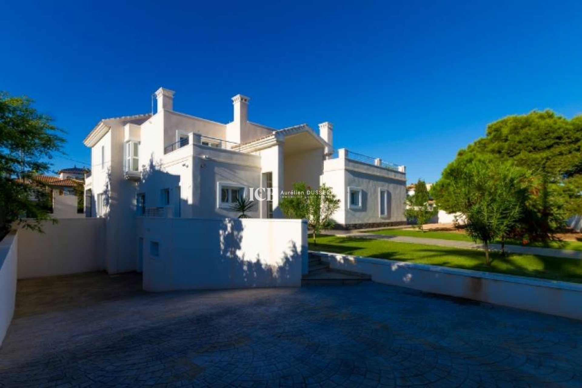 Resale - Villa -
Orihuela Costa - Cabo Roig