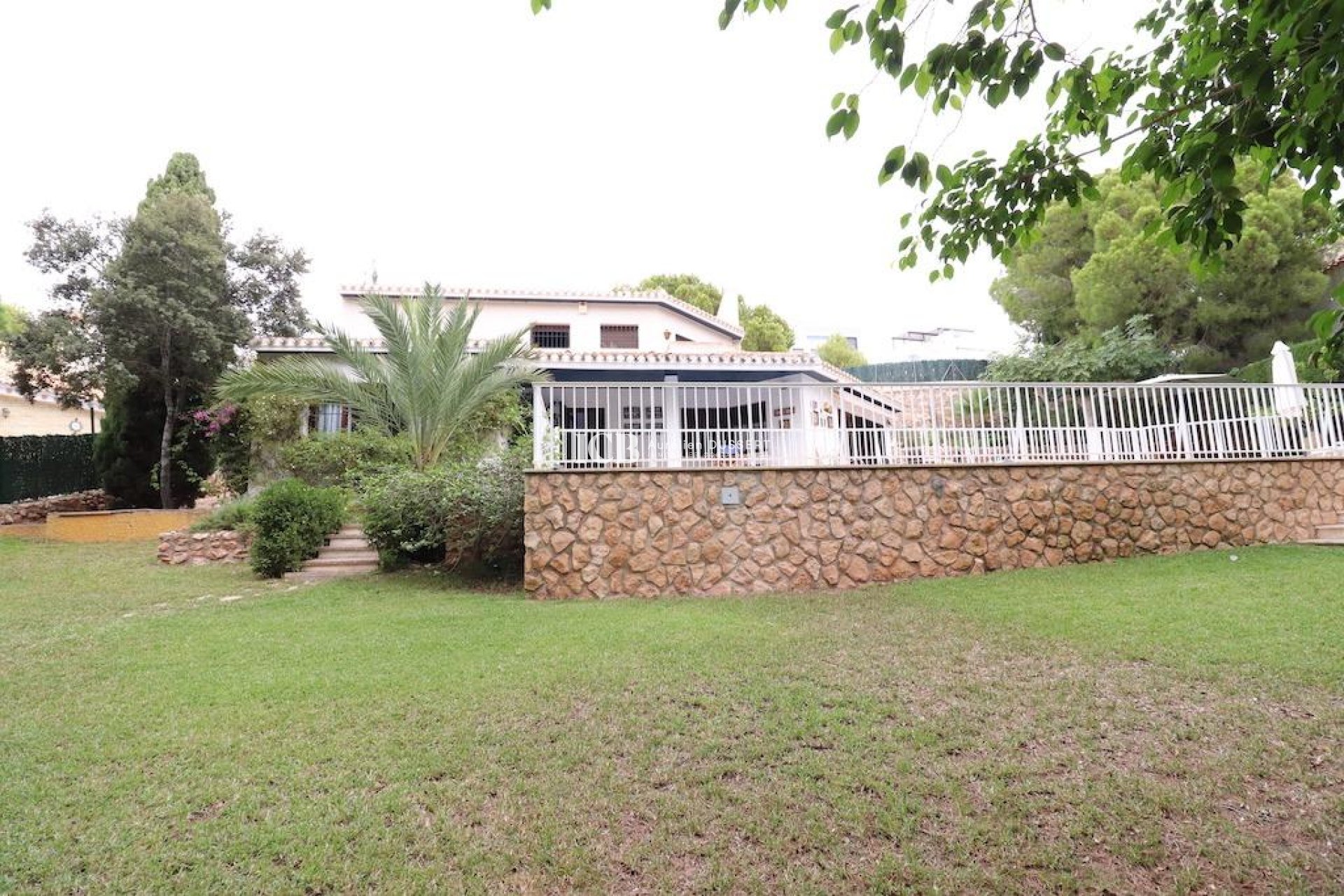 Resale - Villa -
Orihuela Costa - Campoamor